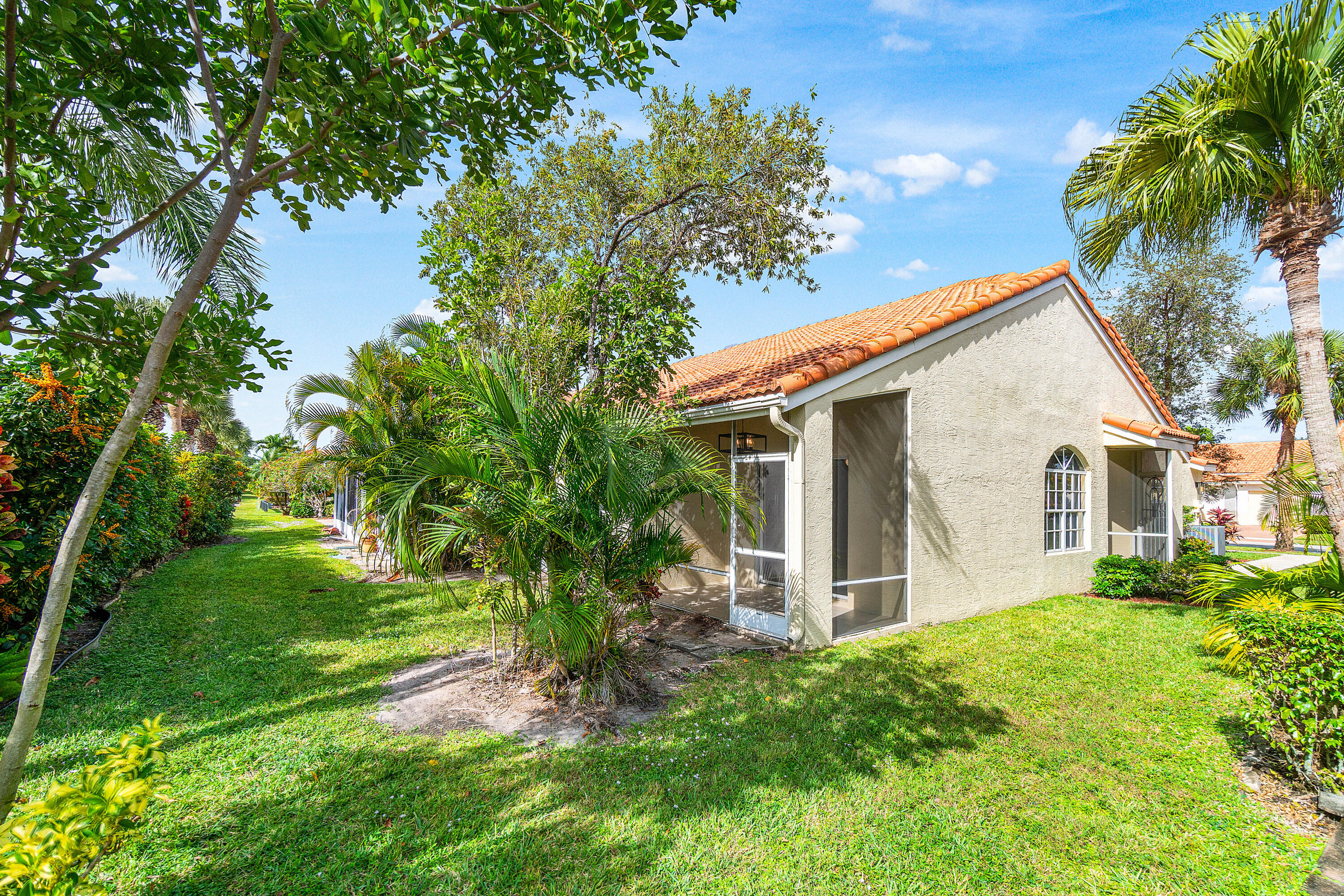 FLORAL LAKES 1 - Residential