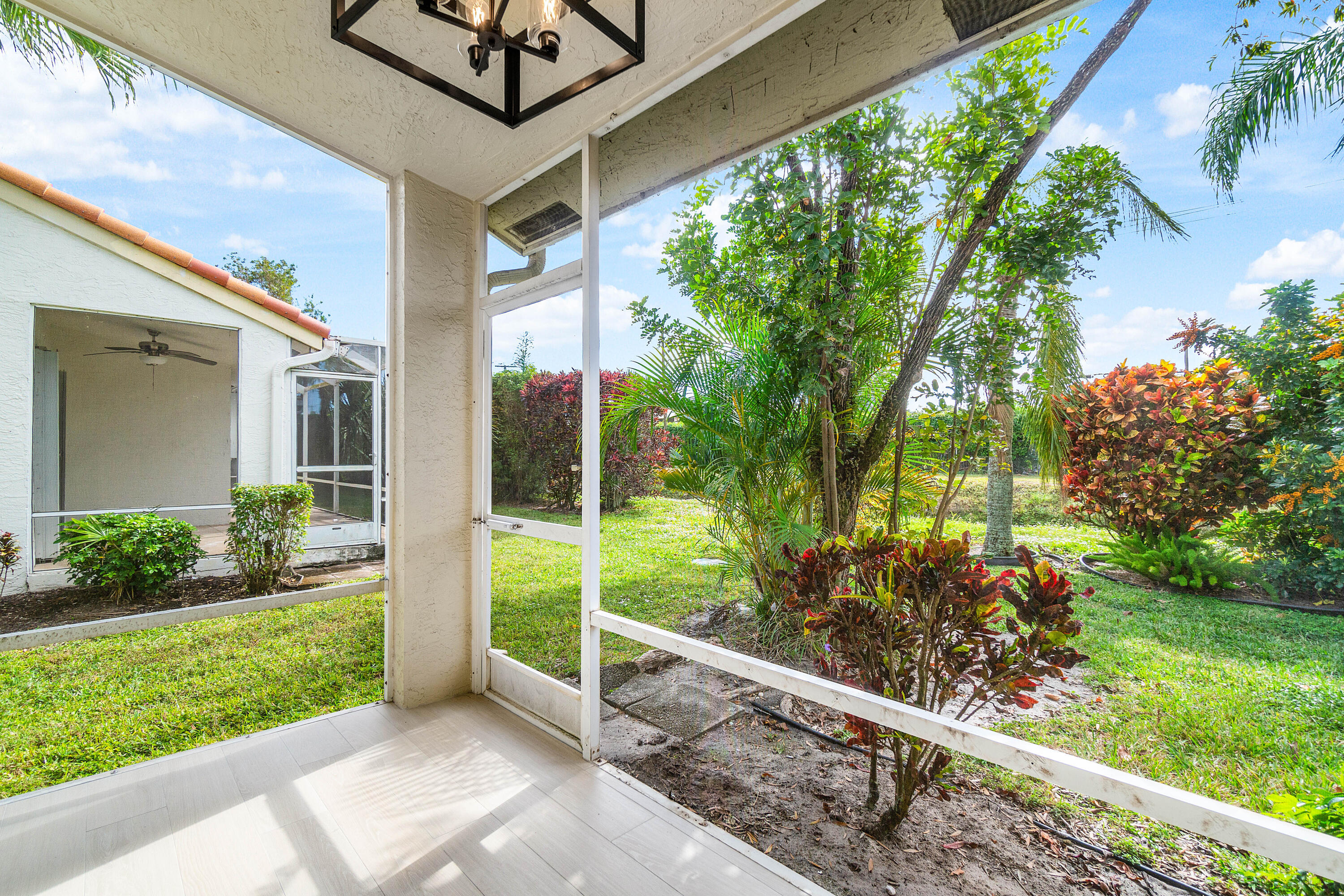 FLORAL LAKES 1 - Residential