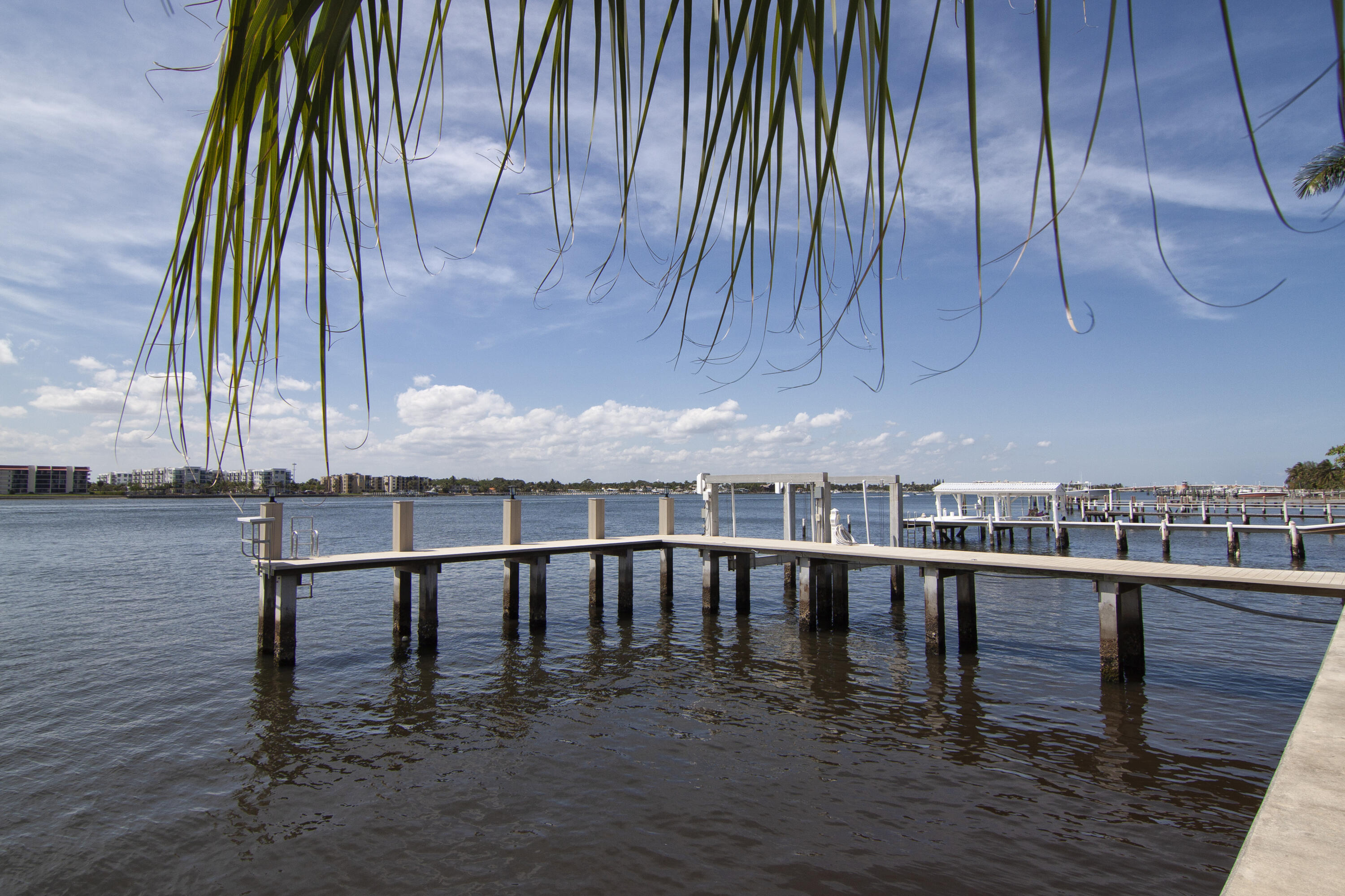 POINT MANALAPAN PL 3 IN - Residential