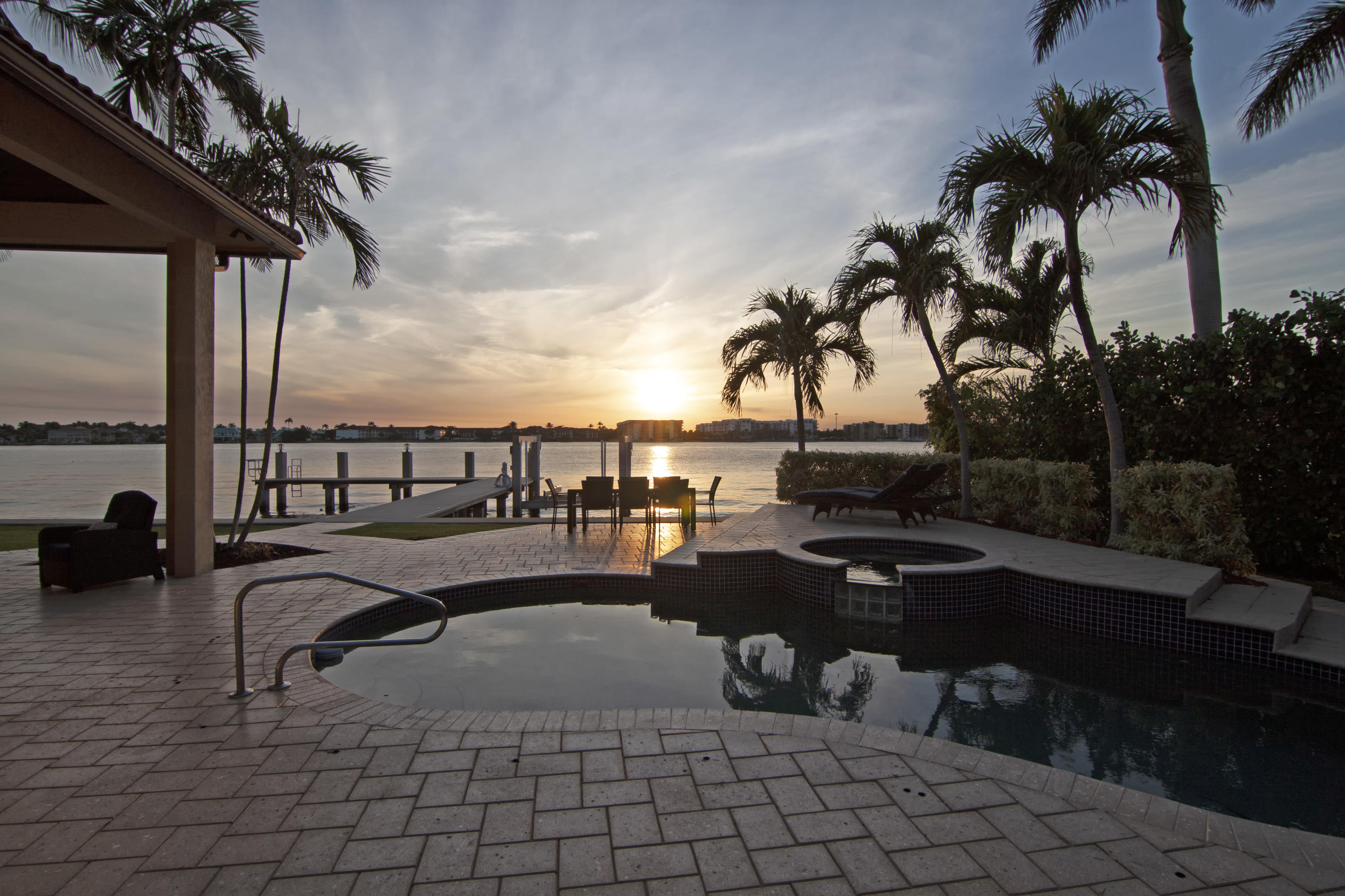 POINT MANALAPAN PL 3 IN - Residential