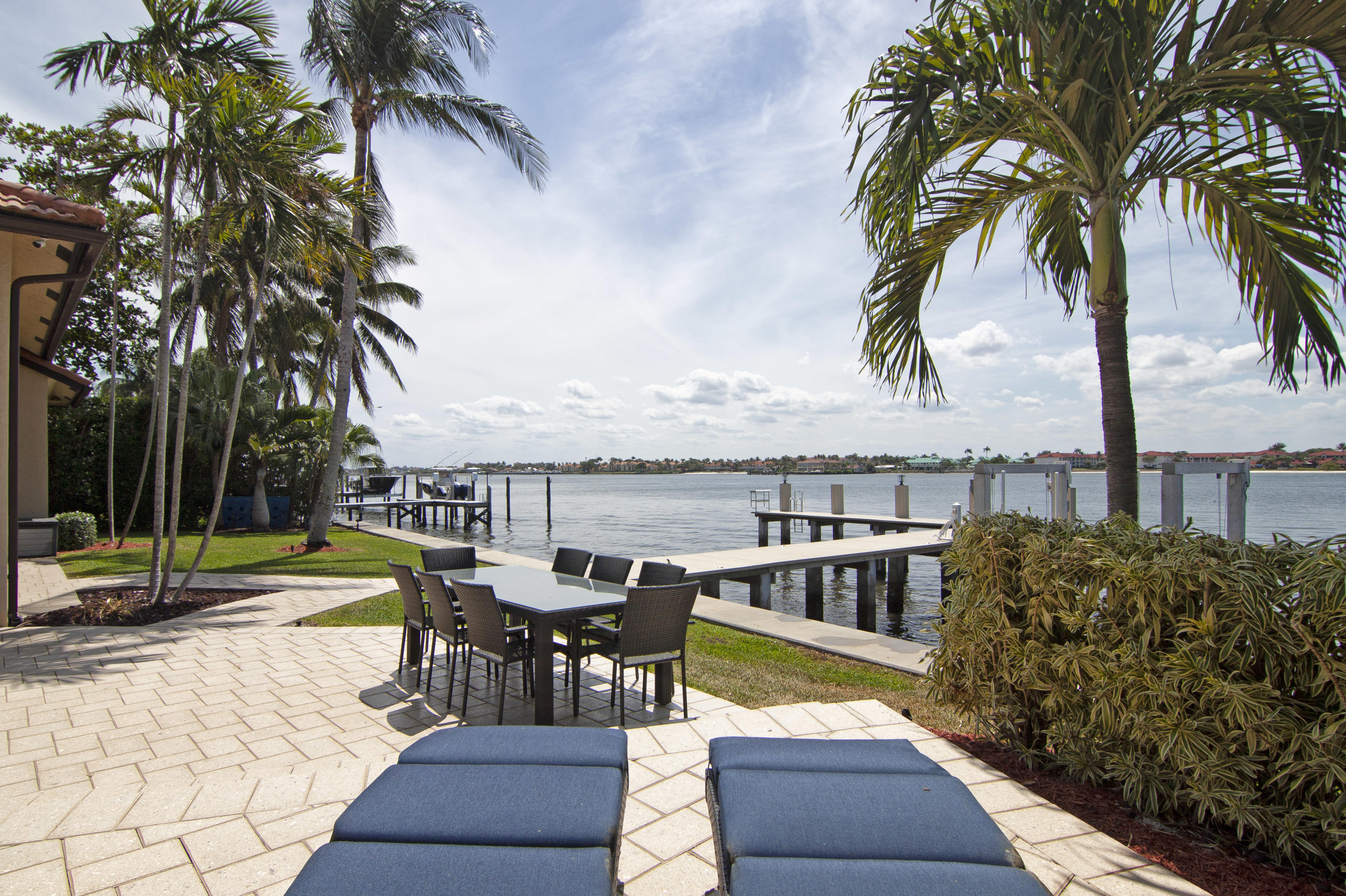 POINT MANALAPAN PL 3 IN - Residential