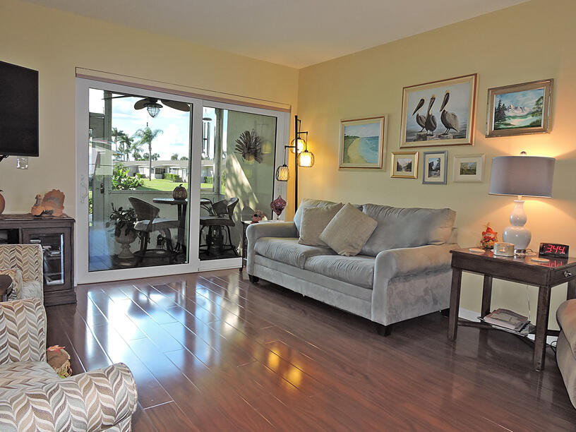 CRESTHAVEN VILLAS 12 CONDO - Residential