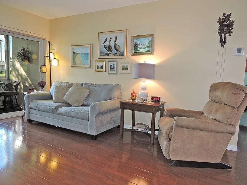 CRESTHAVEN VILLAS 12 CONDO - Residential
