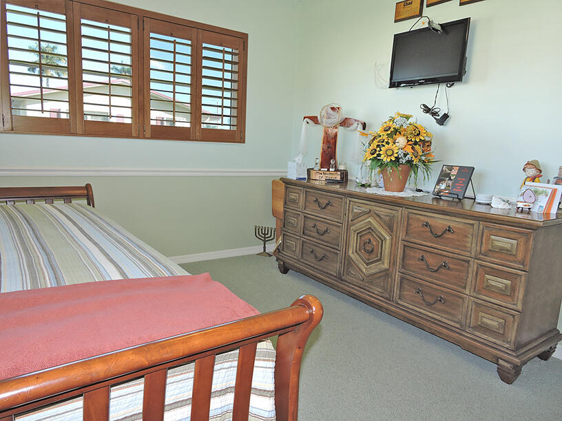 CRESTHAVEN VILLAS 12 CONDO - Residential