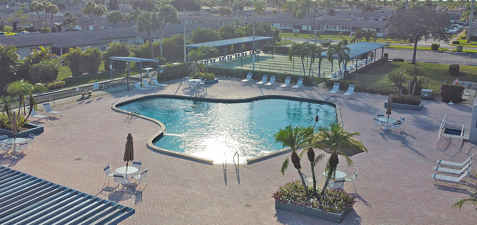 CRESTHAVEN VILLAS 12 CONDO - Residential