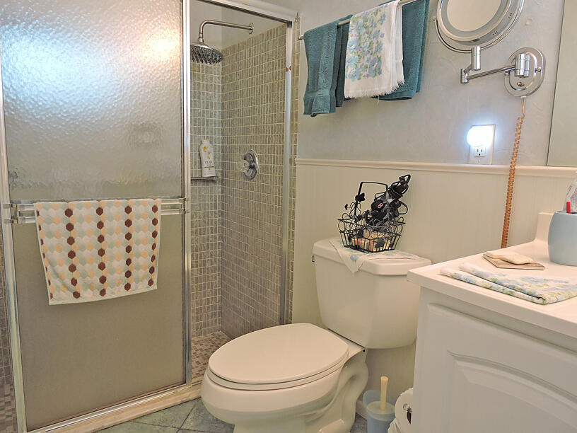 CRESTHAVEN VILLAS 12 CONDO - Residential