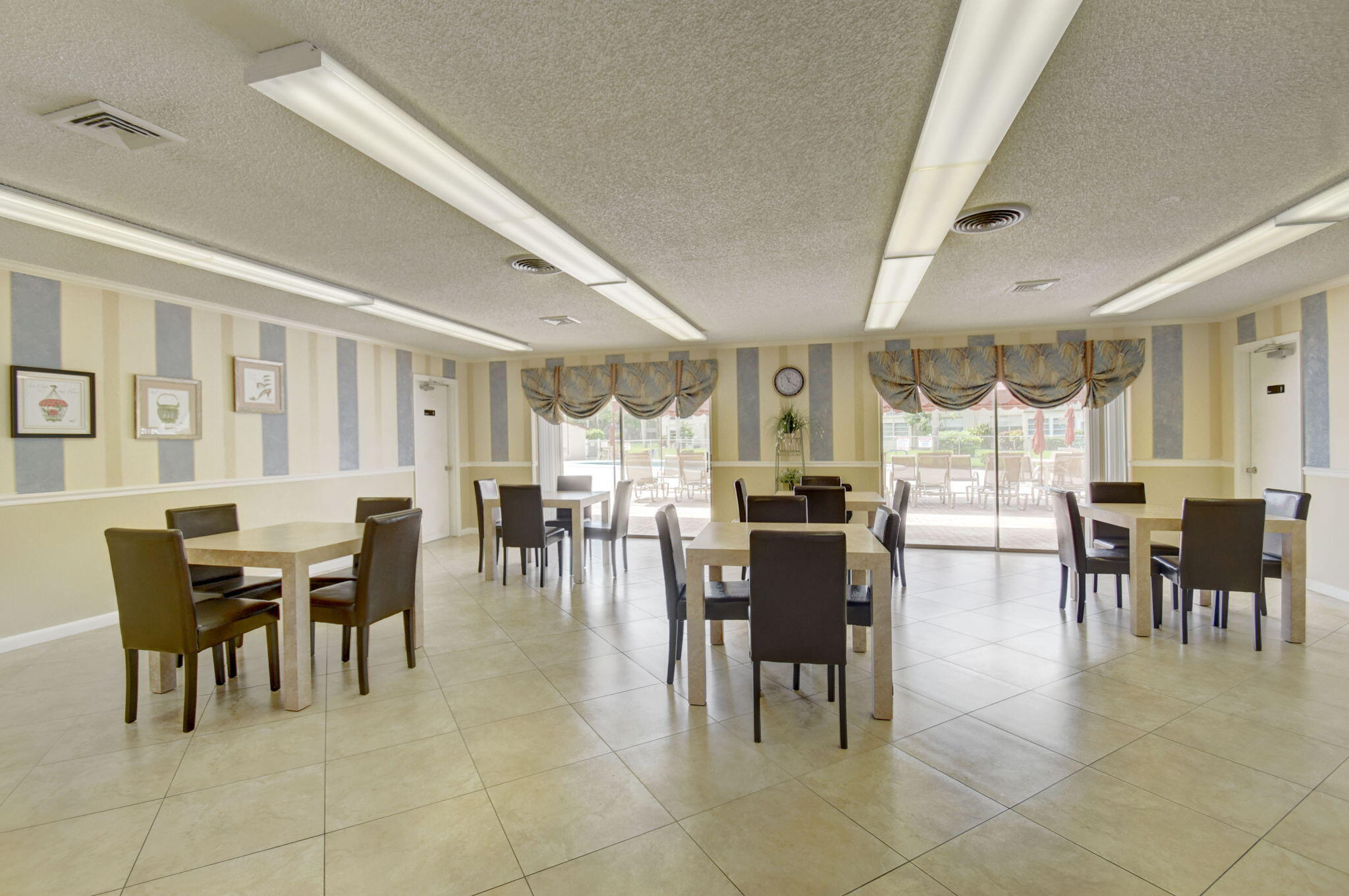 VILLAGES OF ORIOLE ABBEY CONDO - Residential