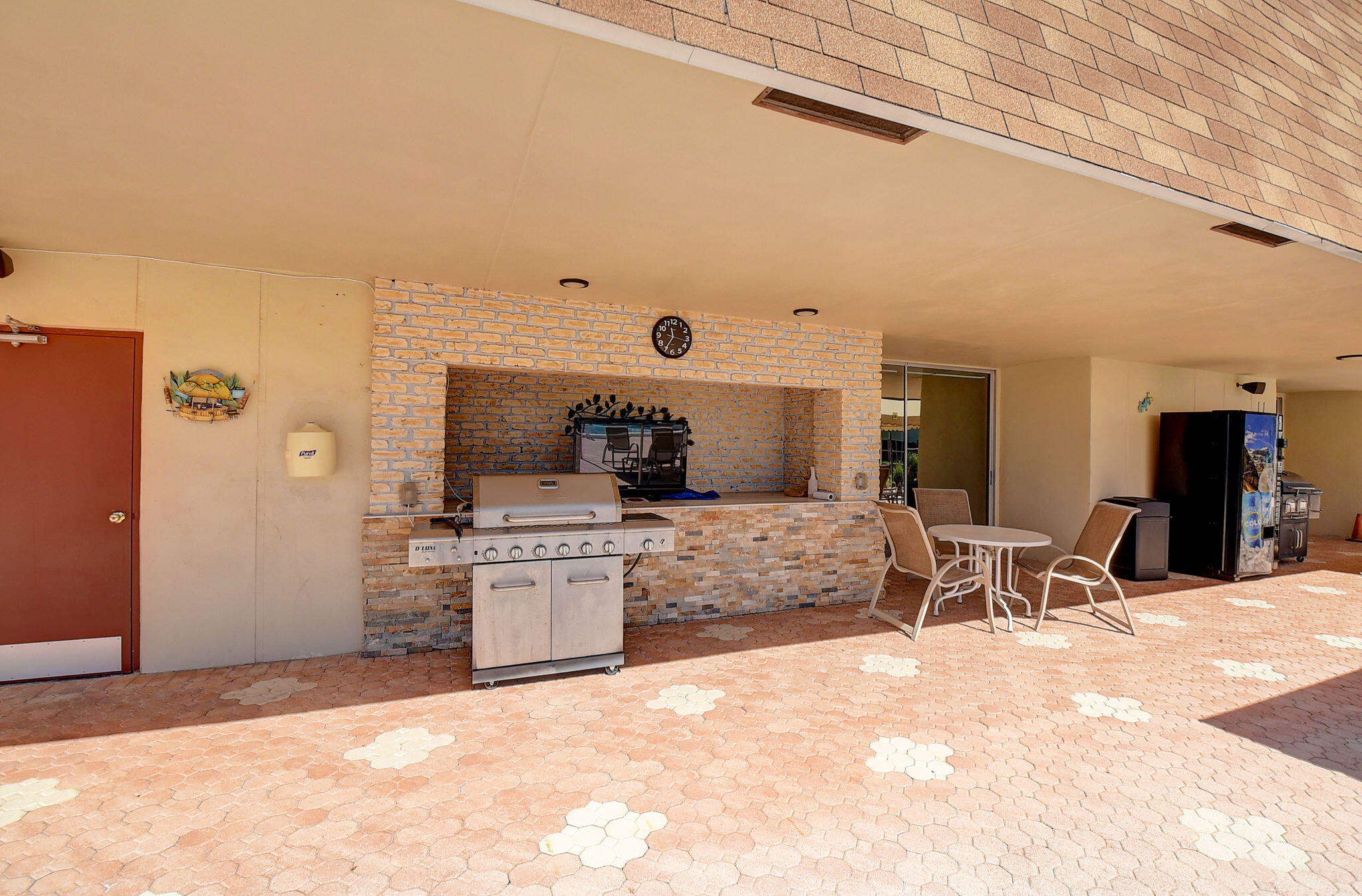 VILLAGES OF ORIOLE ABBEY CONDO - Residential