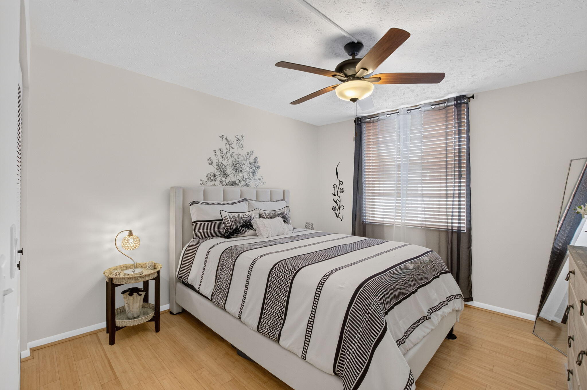 VILLAGES OF ORIOLE ABBEY CONDO - Residential