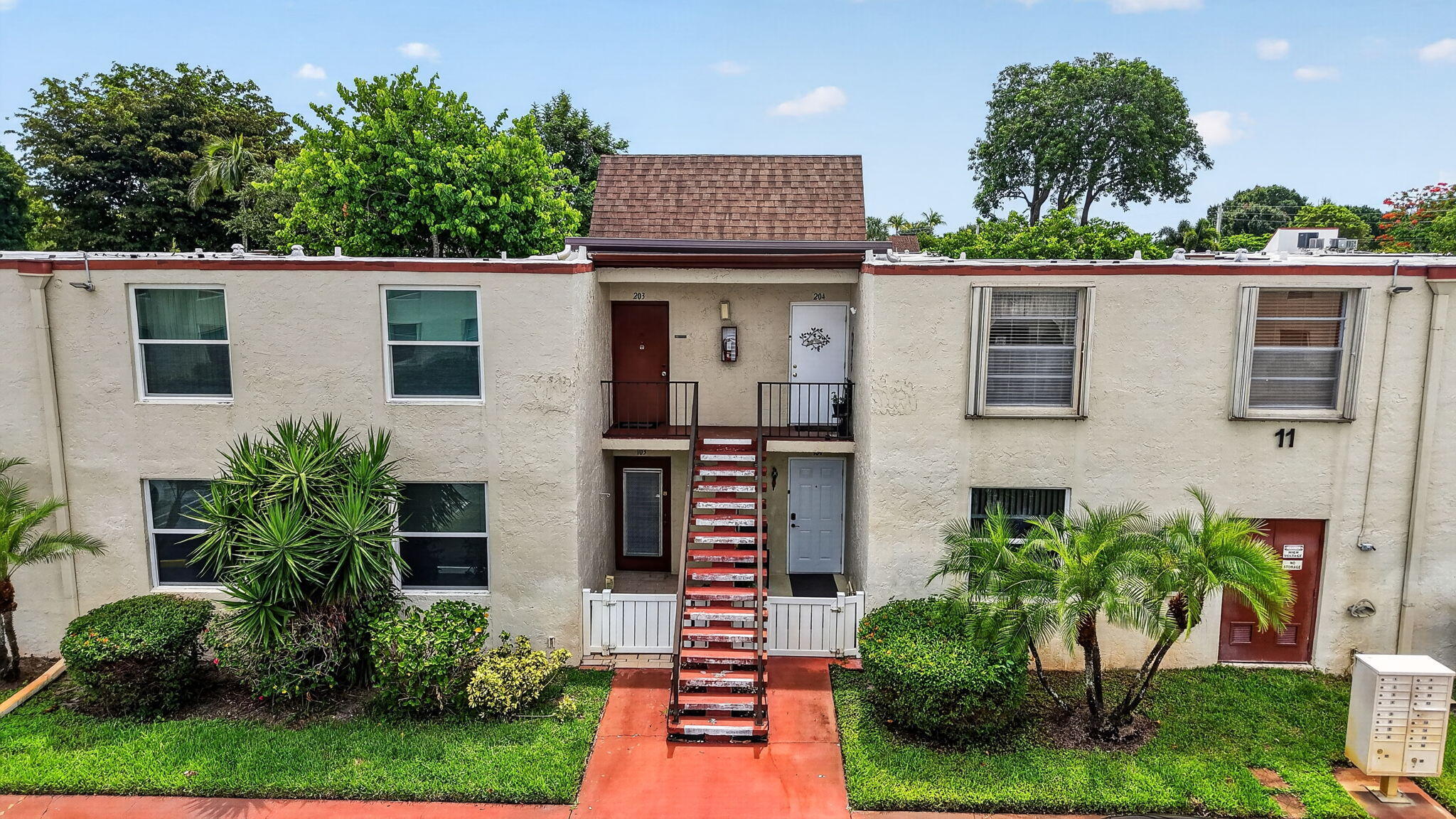 VILLAGES OF ORIOLE ABBEY CONDO - Residential