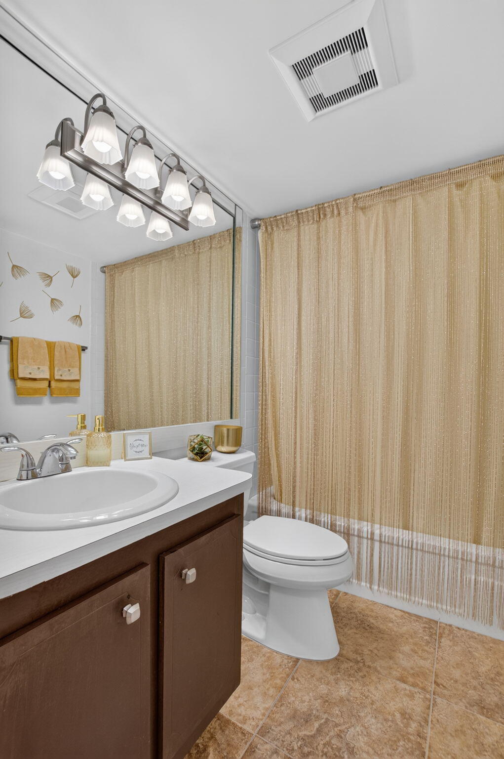 VILLAGES OF ORIOLE ABBEY CONDO - Residential
