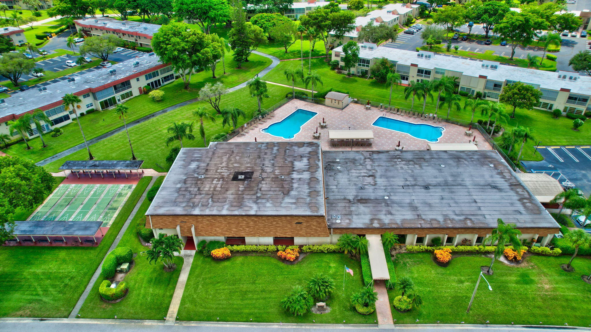 VILLAGES OF ORIOLE ABBEY CONDO - Residential