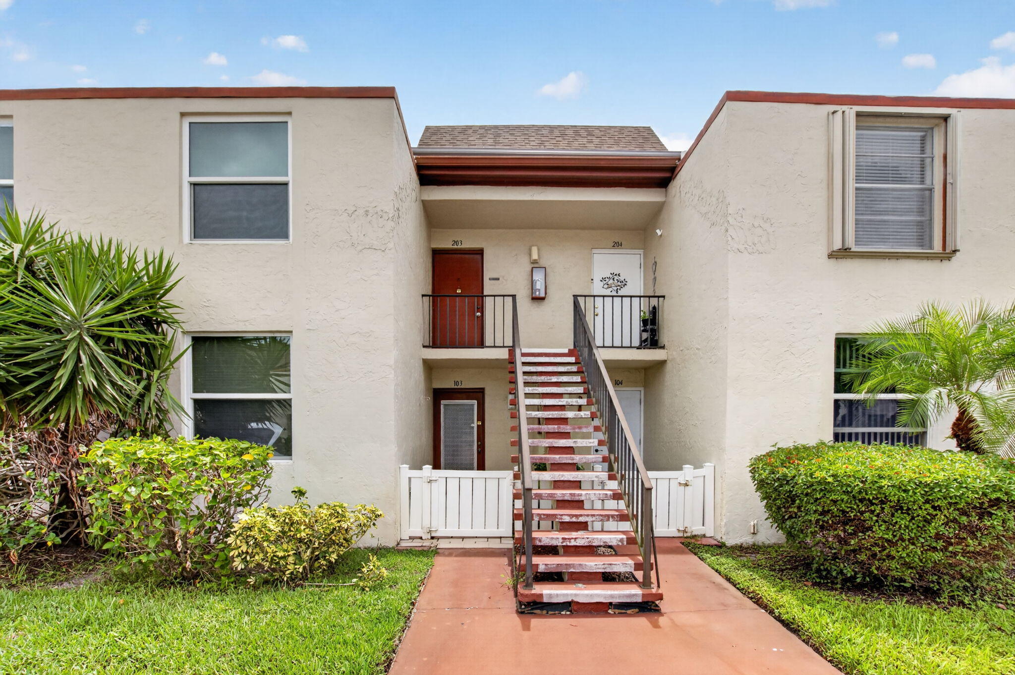 VILLAGES OF ORIOLE ABBEY CONDO - Residential