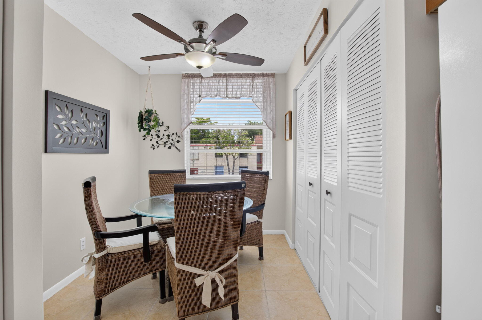 VILLAGES OF ORIOLE ABBEY CONDO - Residential