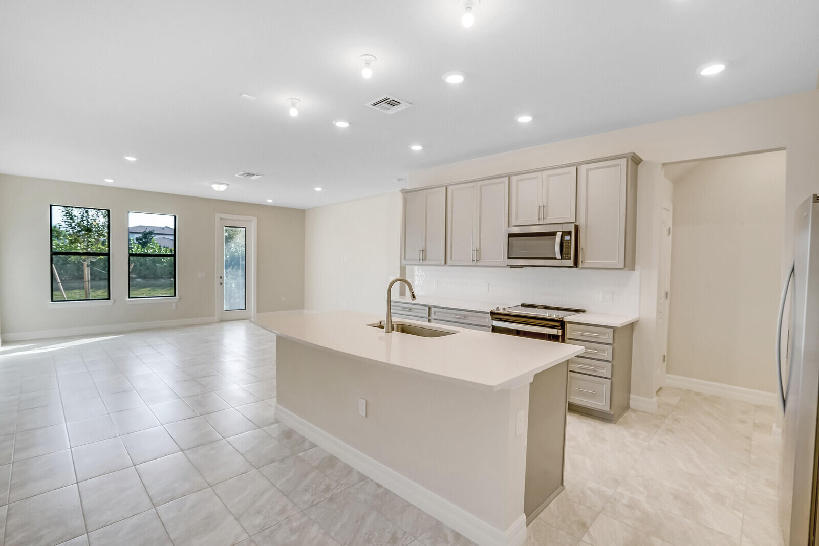 FIELDS AT GULFSTREAM POLO PUD PLAT SIX - Residential Lease