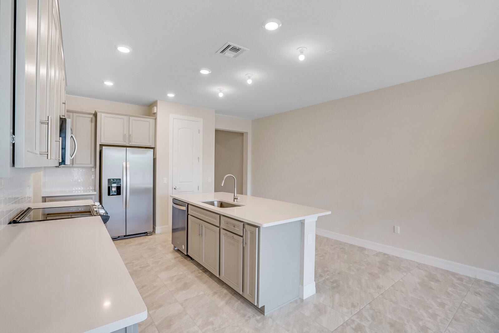 FIELDS AT GULFSTREAM POLO PUD PLAT SIX - Residential Lease