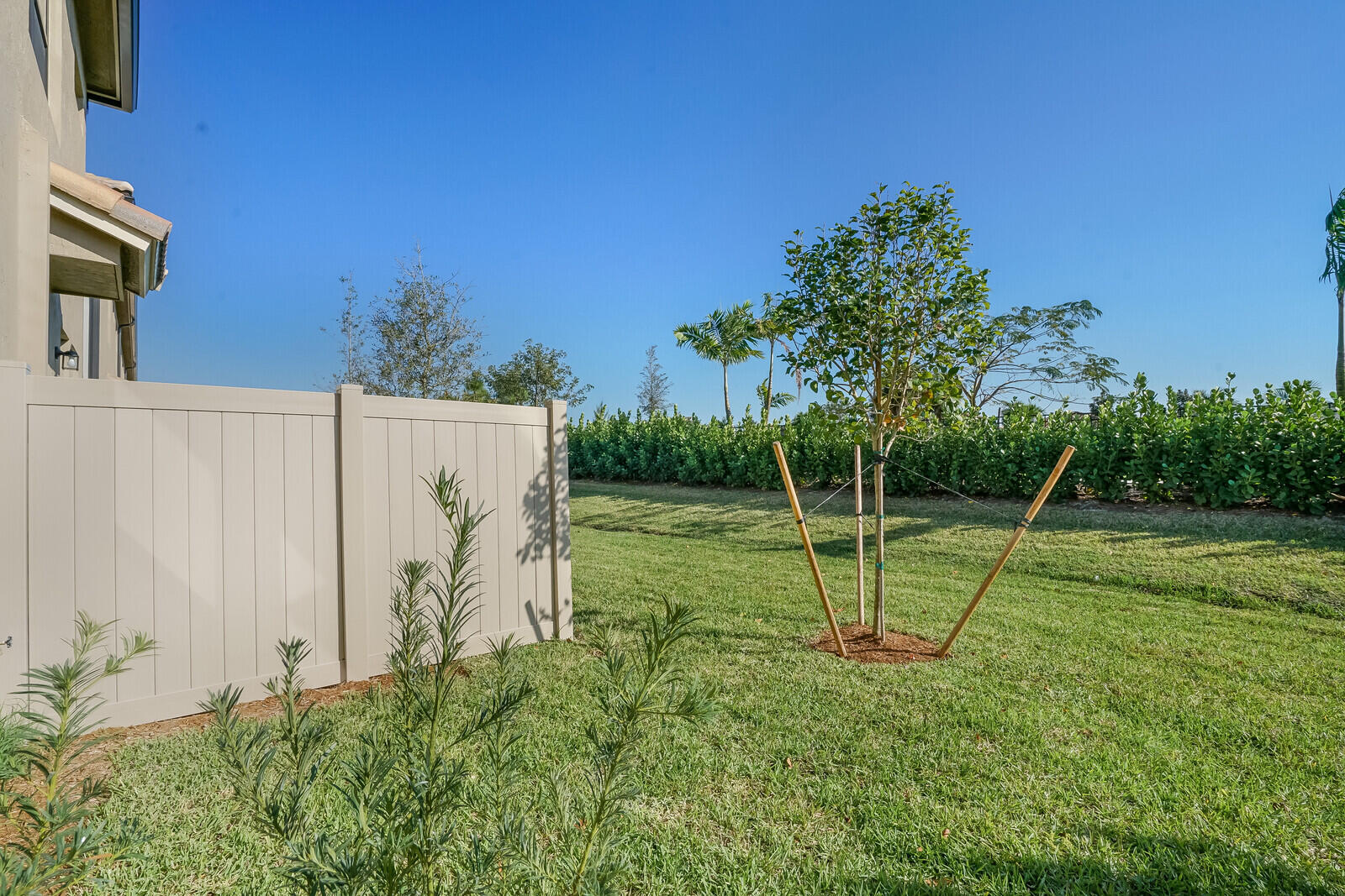 FIELDS AT GULFSTREAM POLO PUD PLAT SIX - Residential Lease
