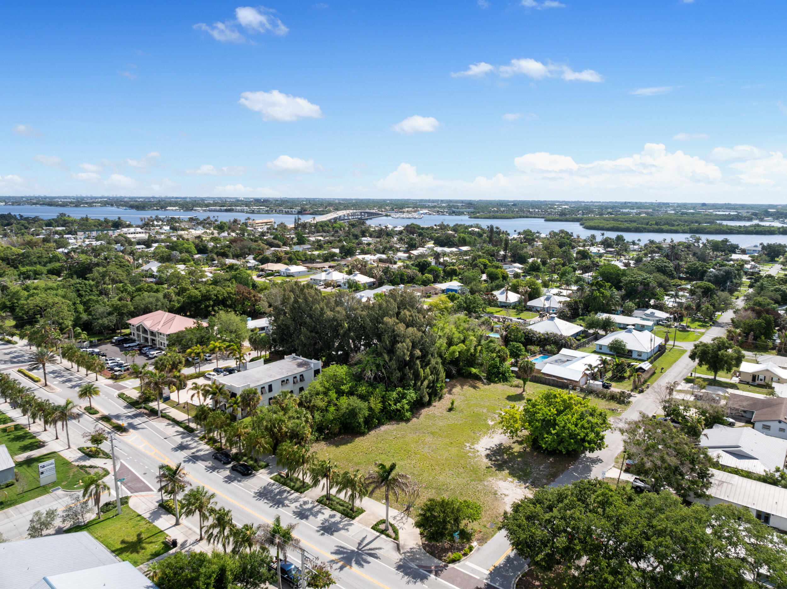 M4 M4-PALM CITY - Land