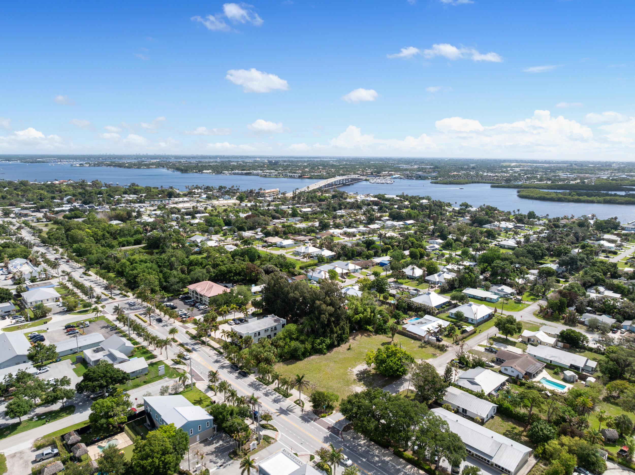M4 M4-PALM CITY - Land