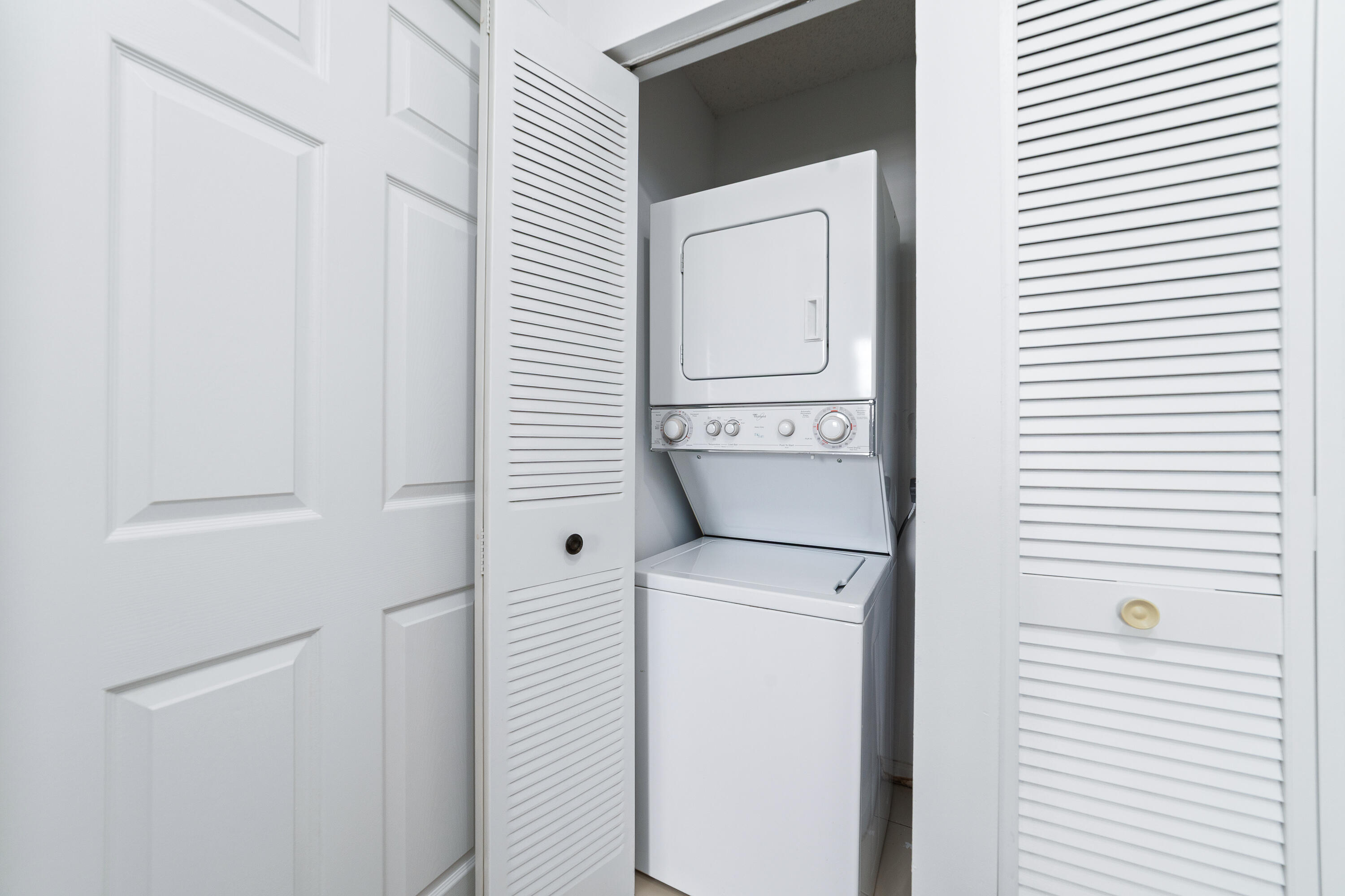 LAKE WINDWOOD CONDO - Residential Lease