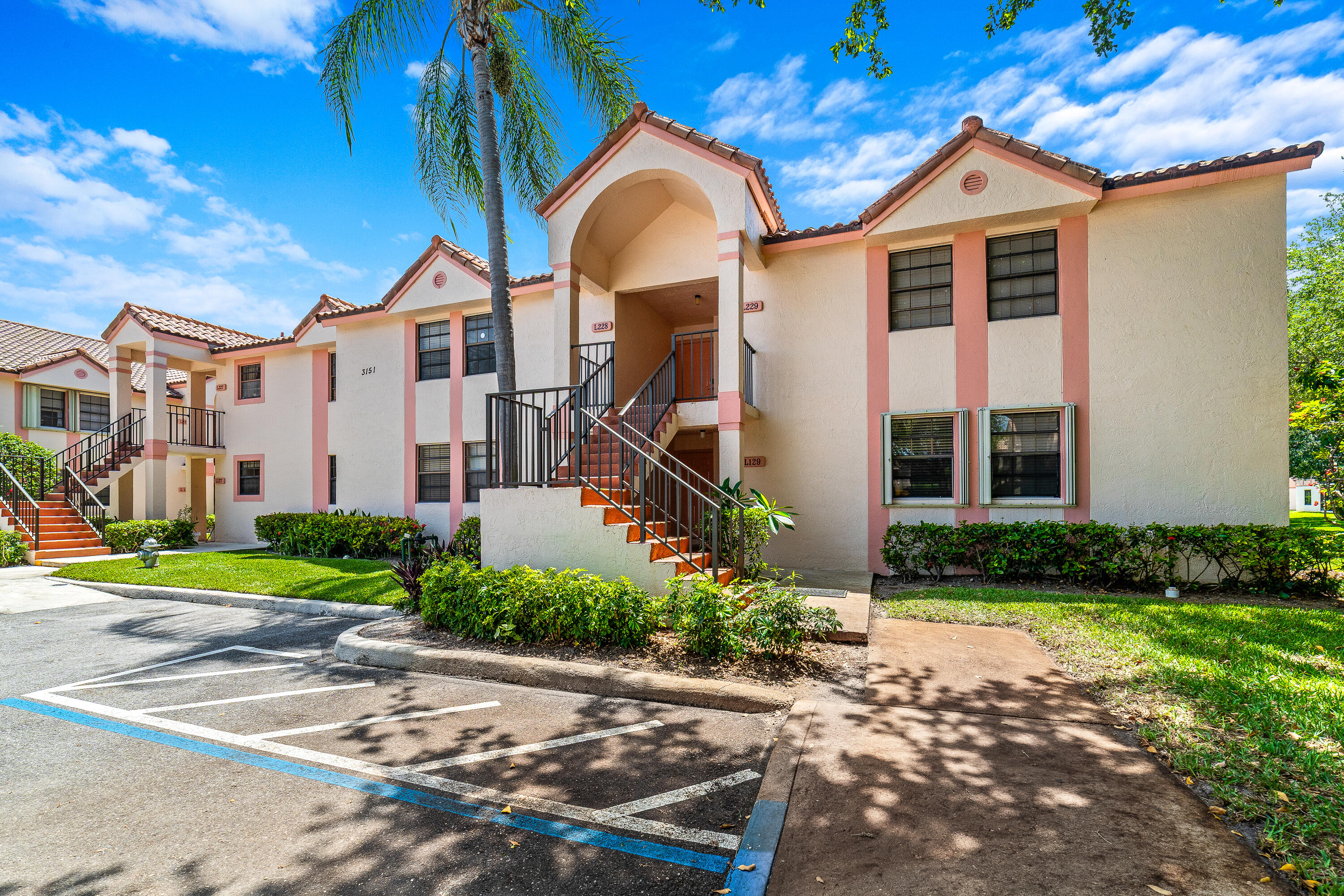 LAKE WINDWOOD CONDO - Residential Lease