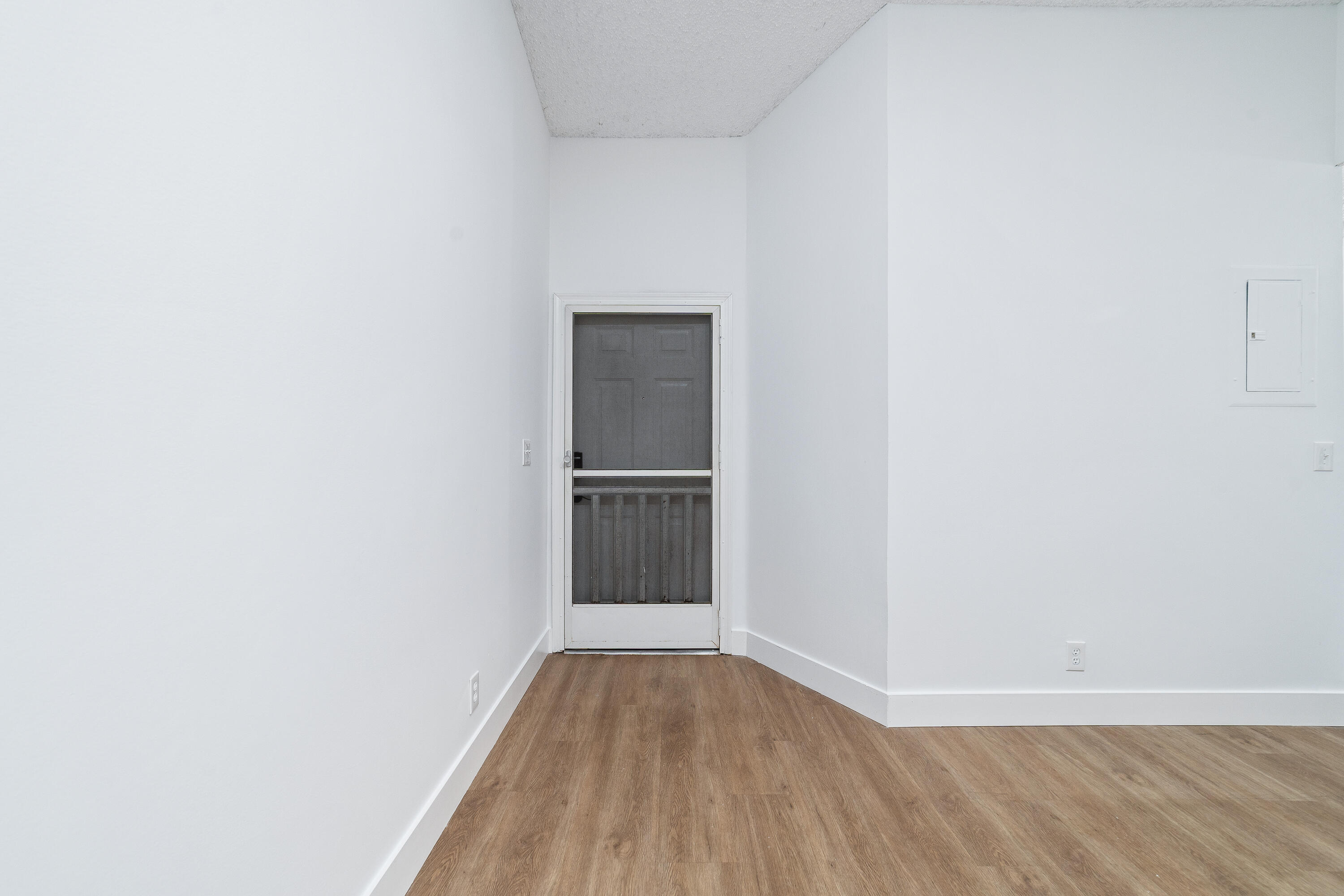 LAKE WINDWOOD CONDO - Residential Lease