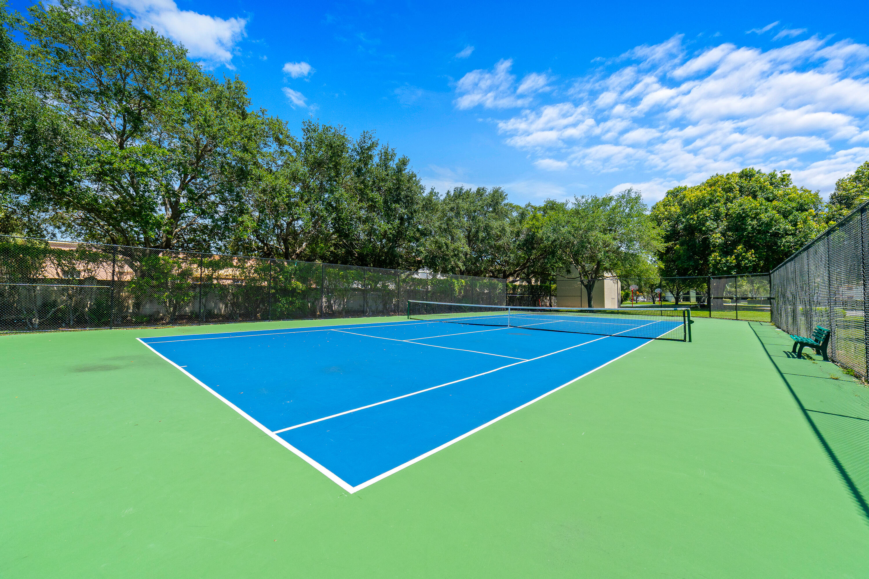 LAKE WINDWOOD CONDO - Residential Lease
