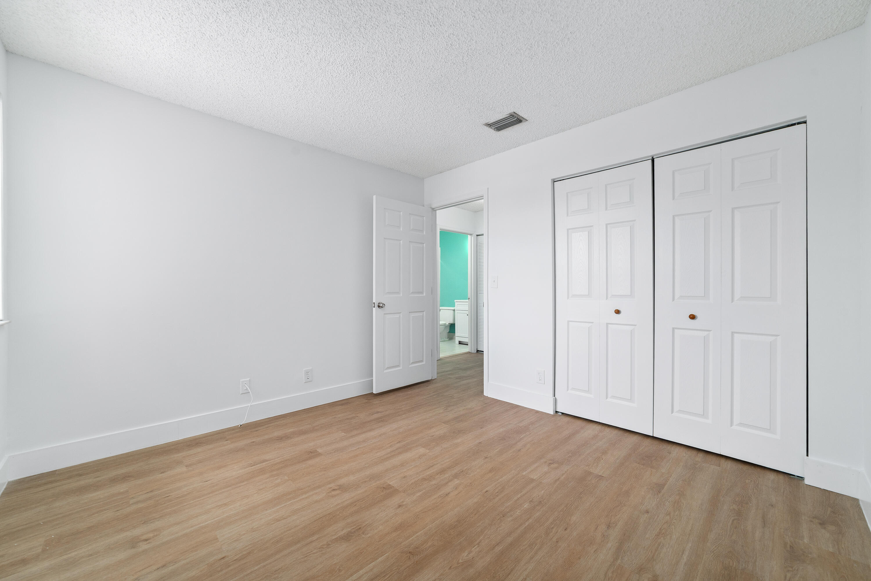 LAKE WINDWOOD CONDO - Residential Lease