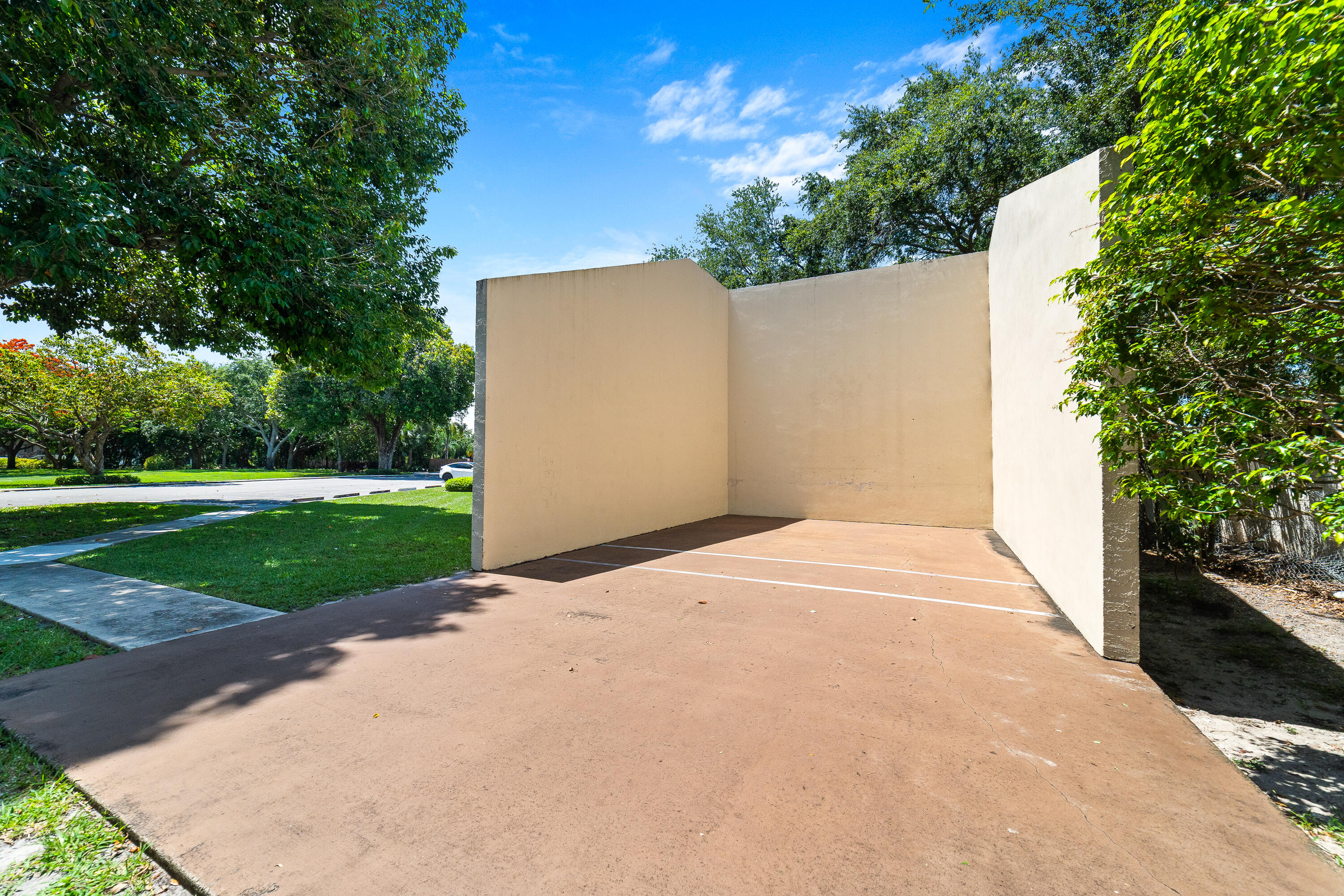 LAKE WINDWOOD CONDO - Residential Lease