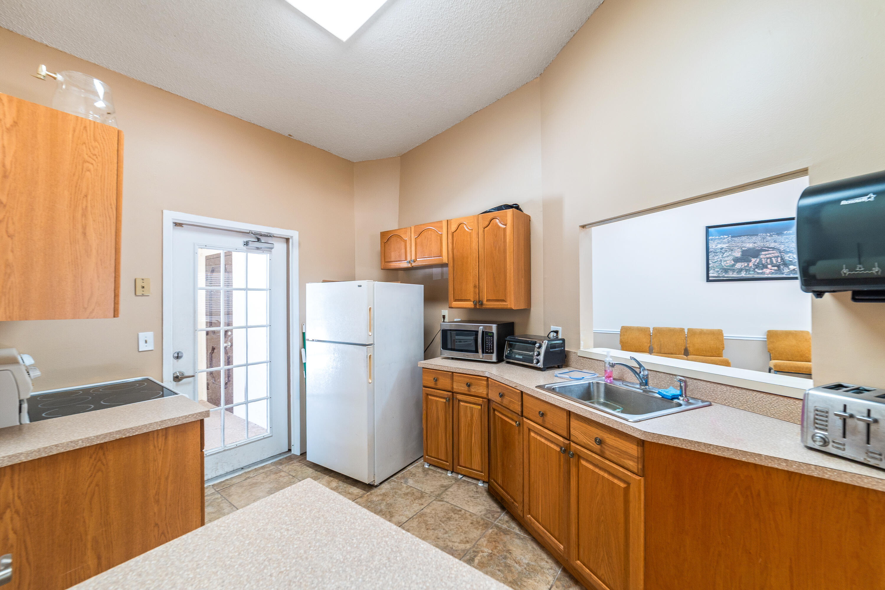 LAKE WINDWOOD CONDO - Residential Lease