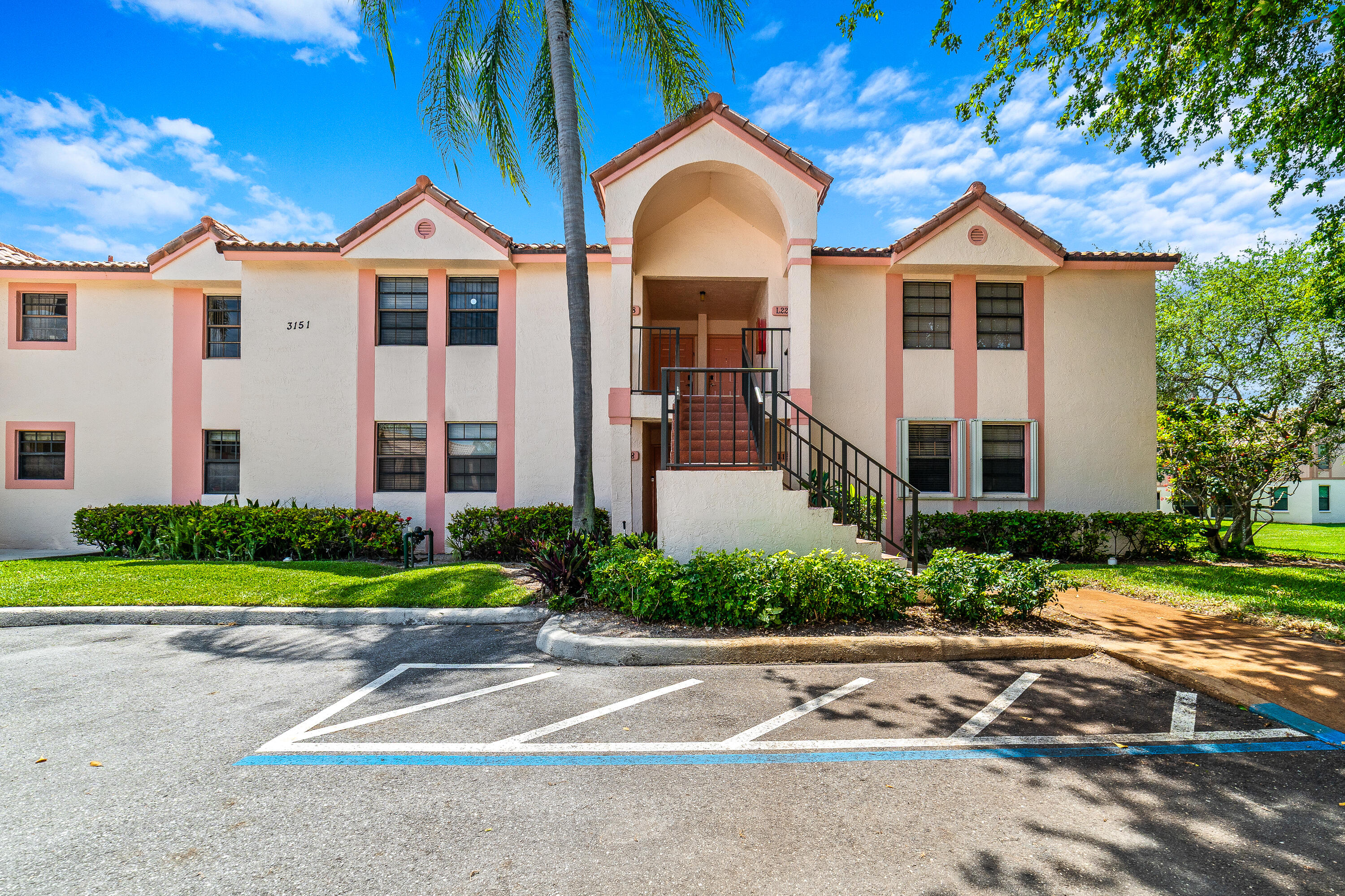 LAKE WINDWOOD CONDO - Residential Lease