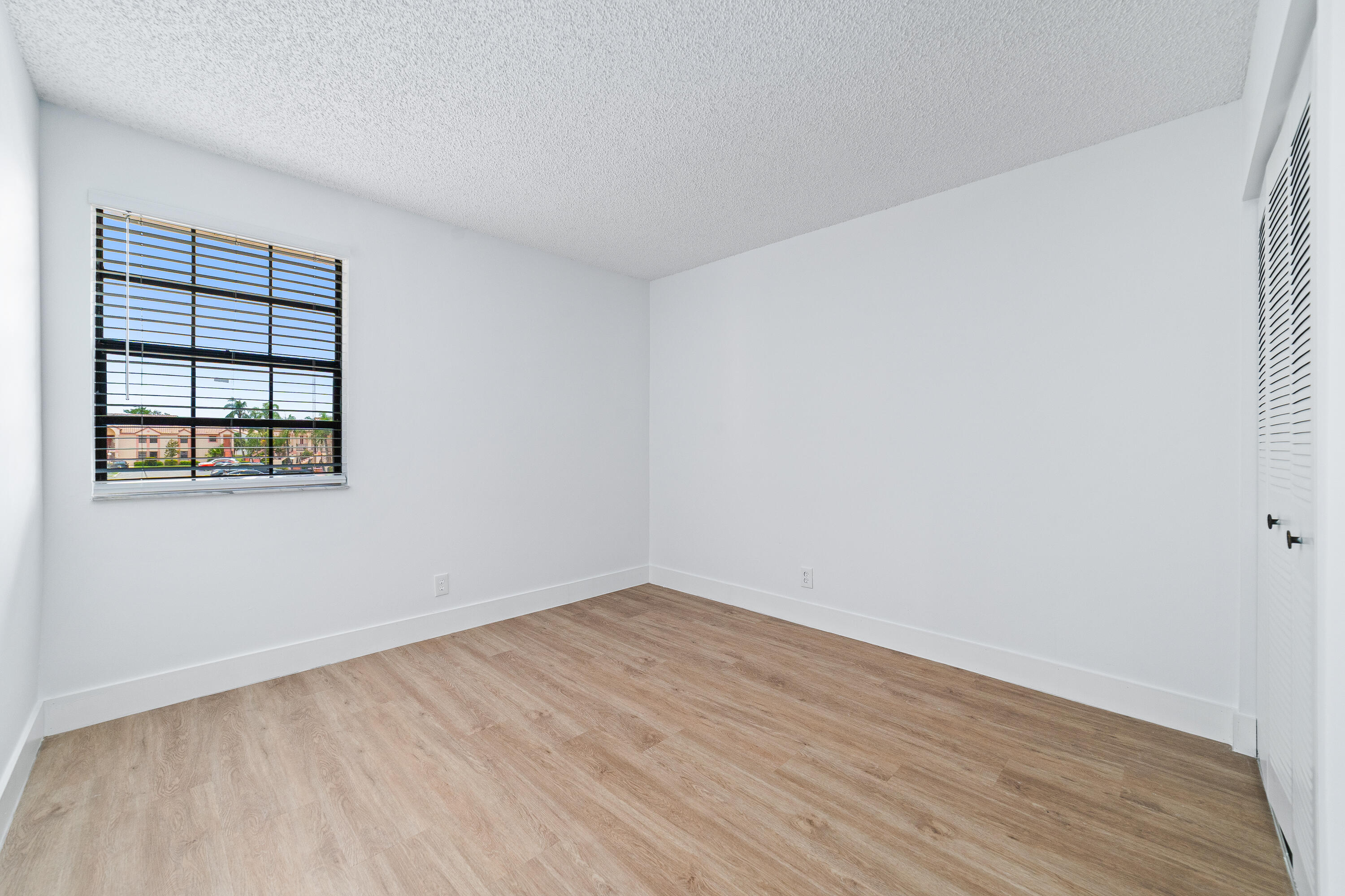LAKE WINDWOOD CONDO - Residential Lease
