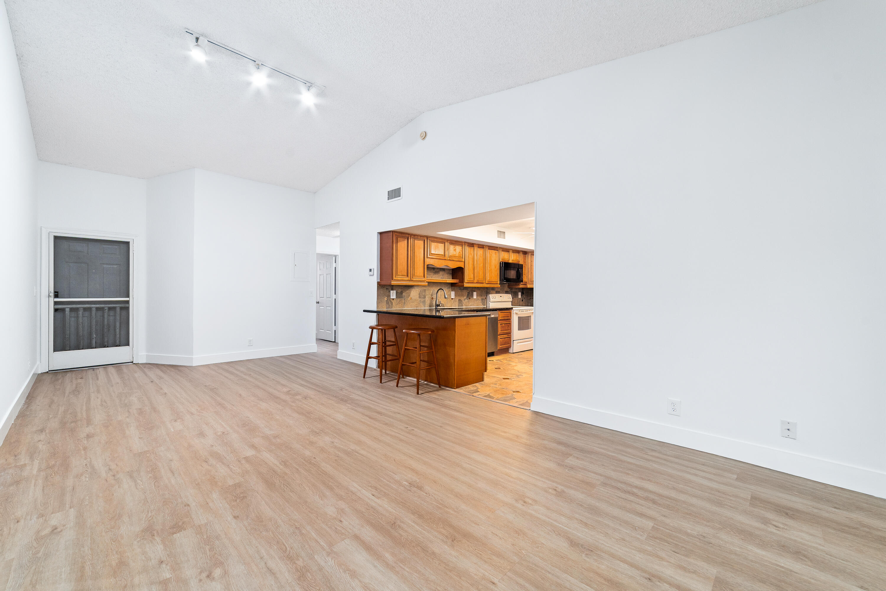 LAKE WINDWOOD CONDO - Residential Lease
