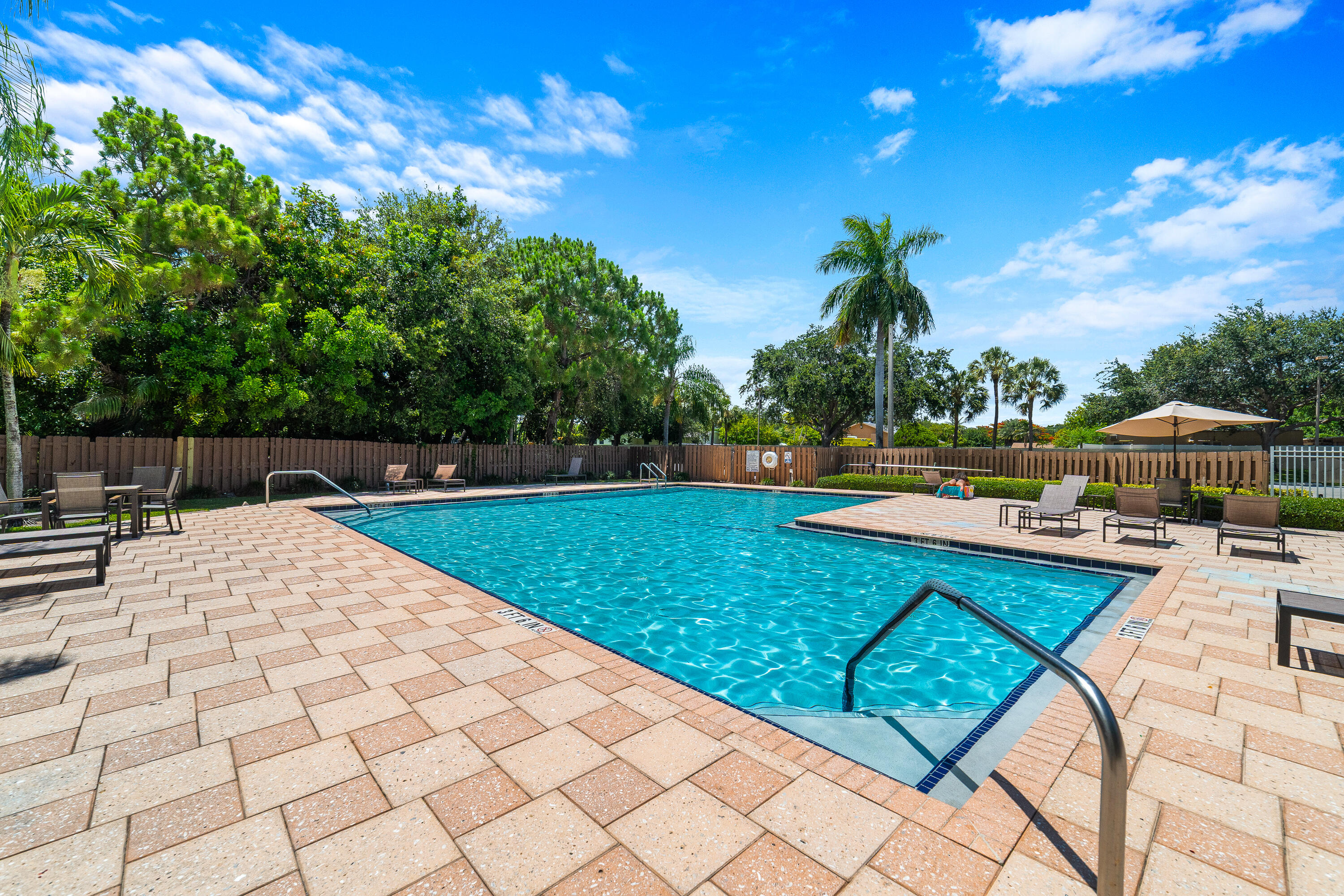 LAKE WINDWOOD CONDO - Residential Lease