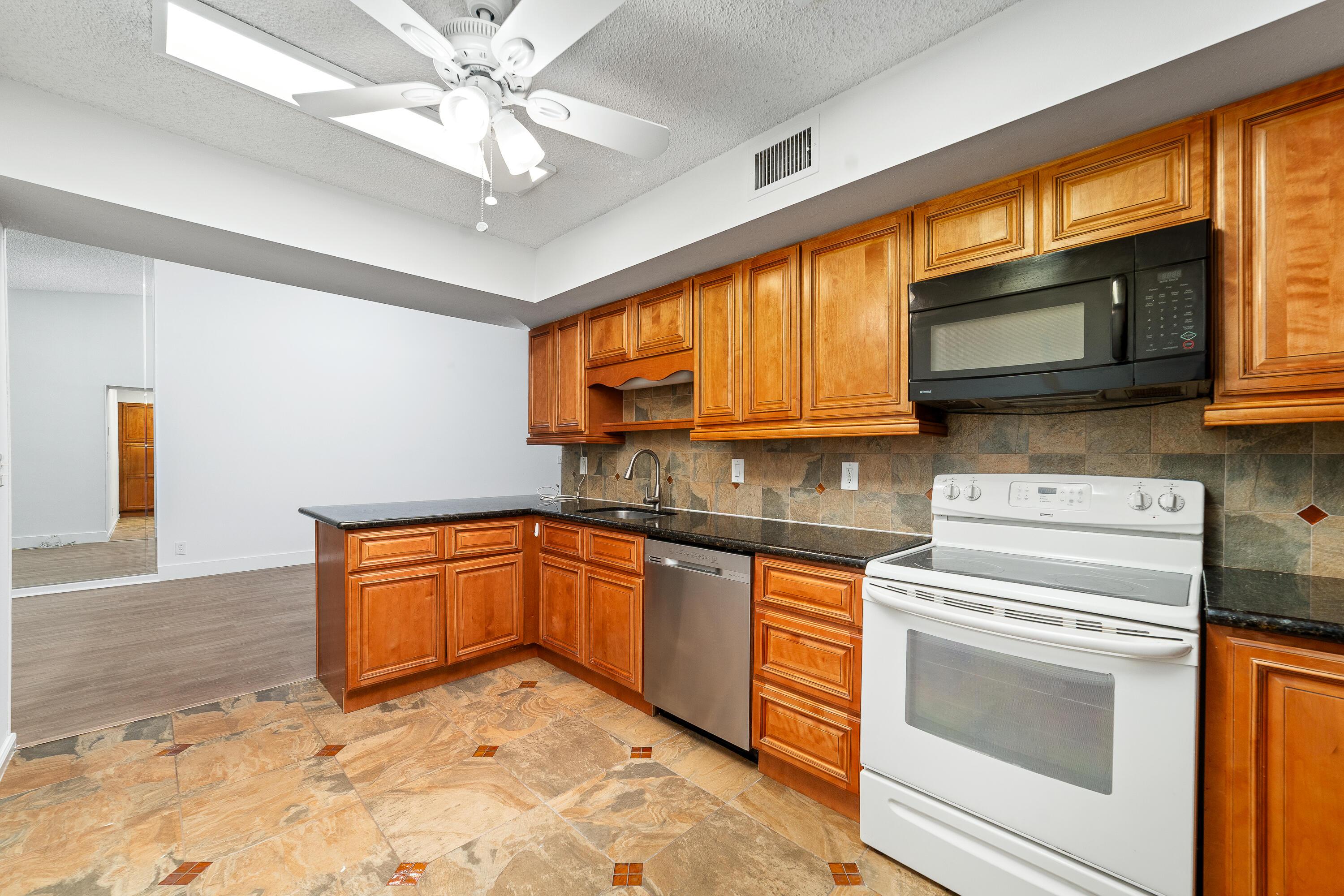 LAKE WINDWOOD CONDO - Residential Lease