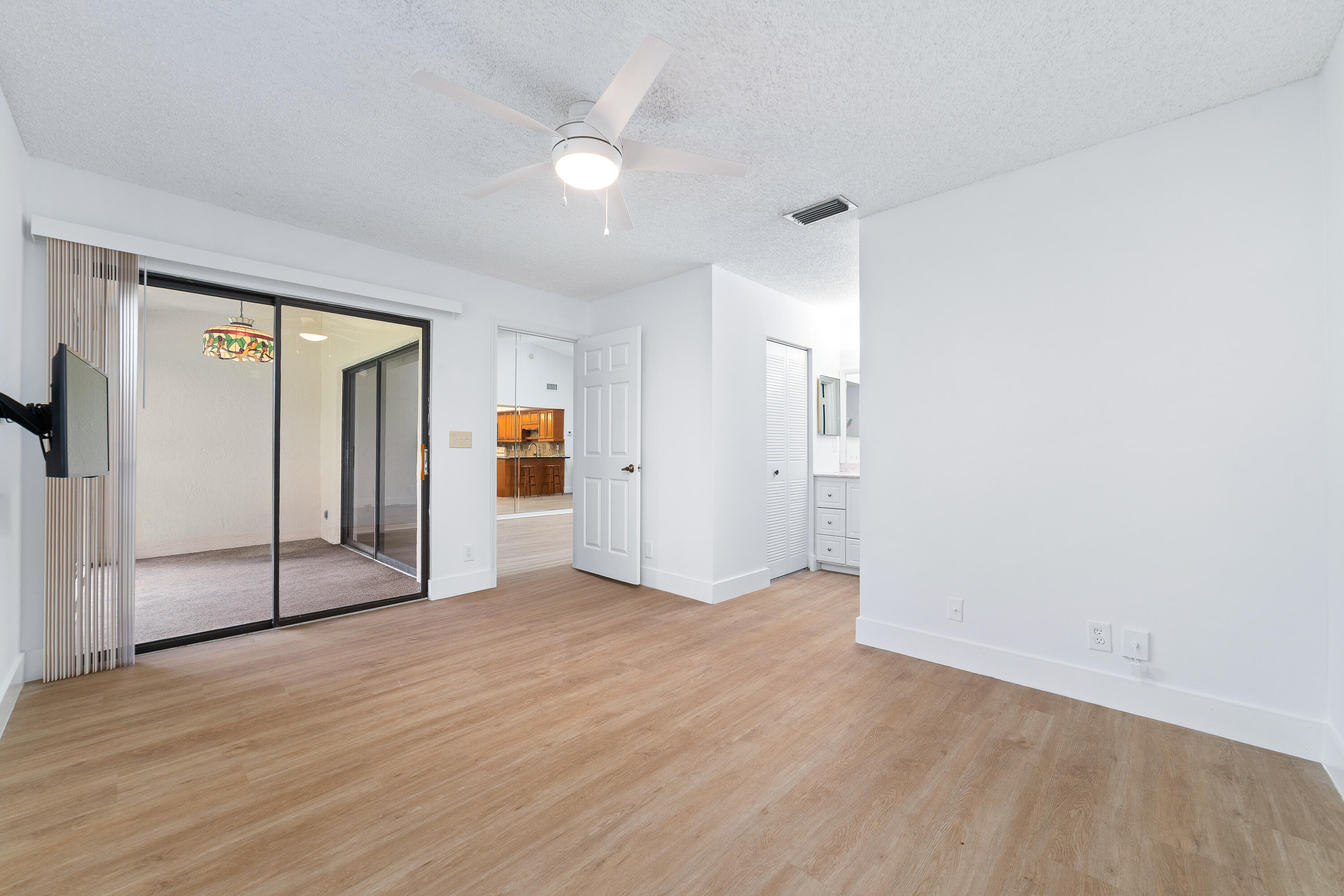 LAKE WINDWOOD CONDO - Residential Lease