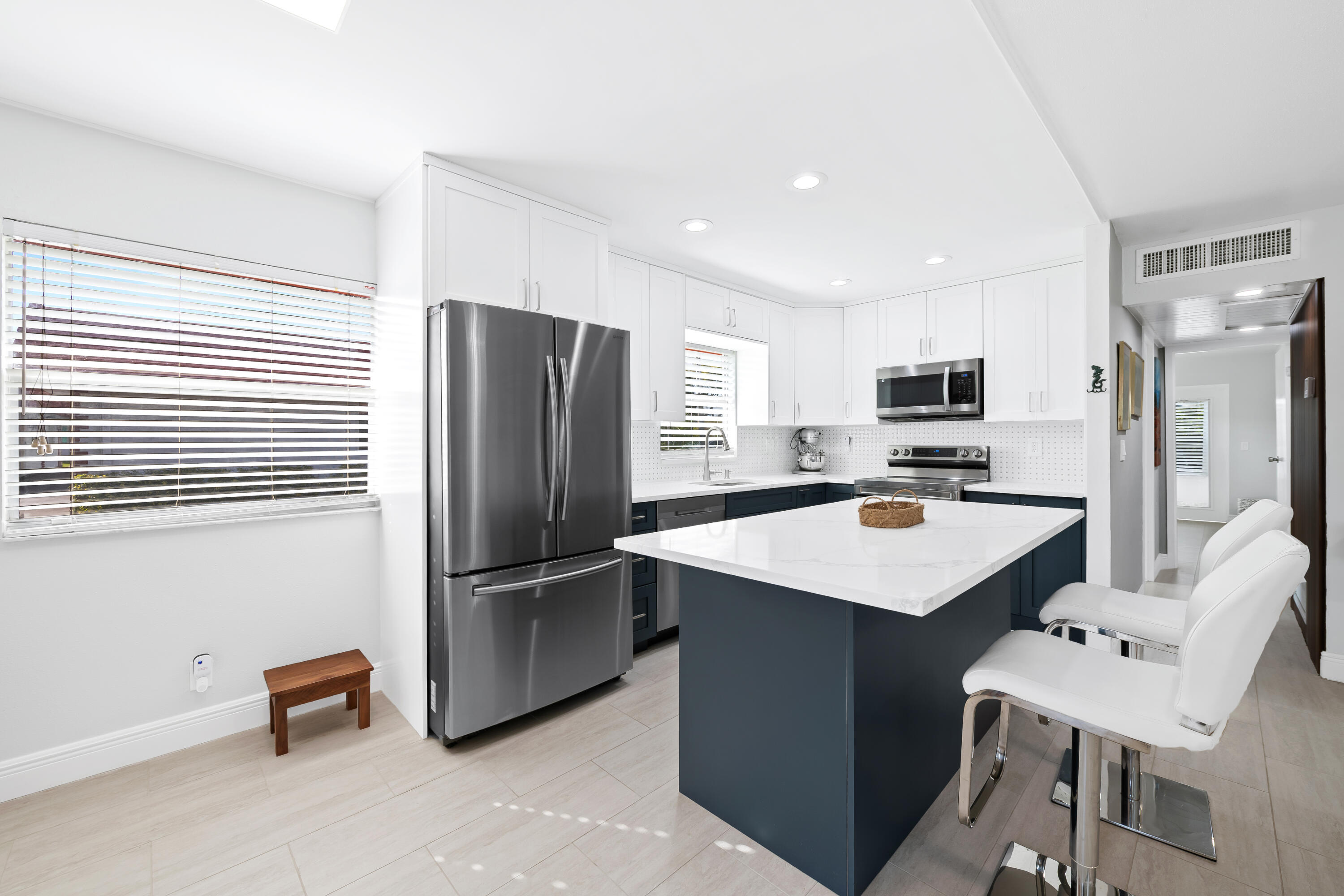 KINGS POINT SEVILLE CONDOS - Residential Lease