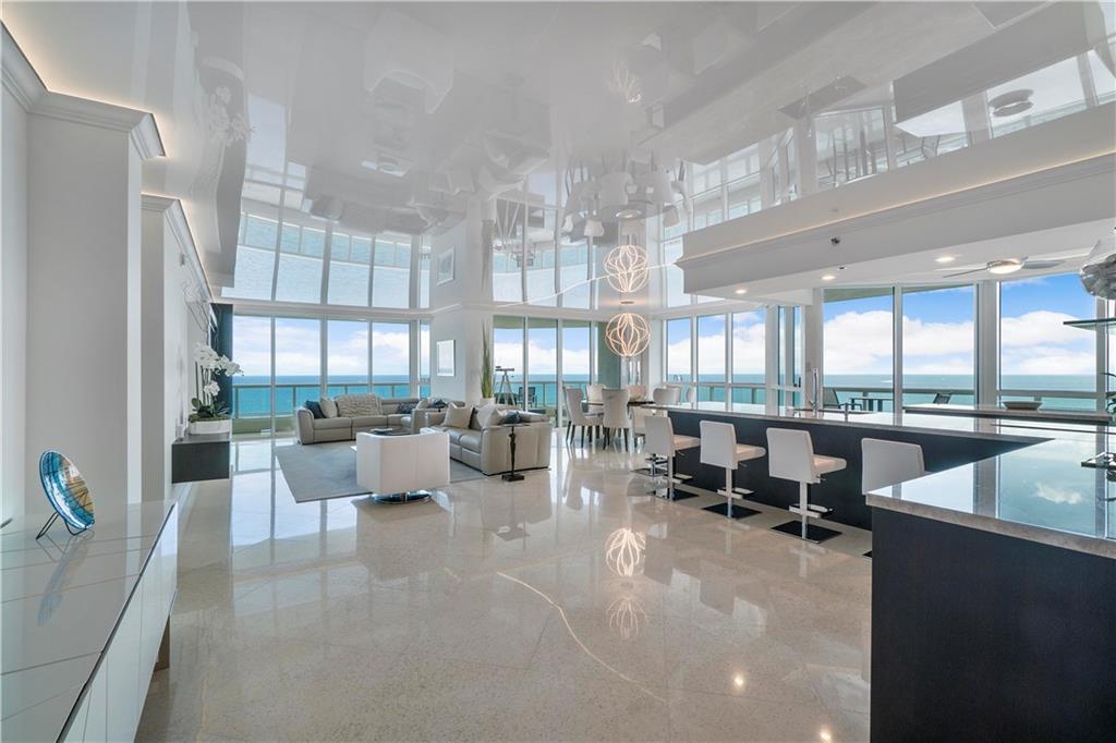 Las Olas Beach Club - Residential