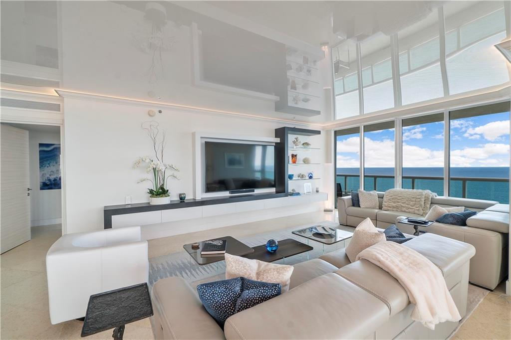 Las Olas Beach Club - Residential