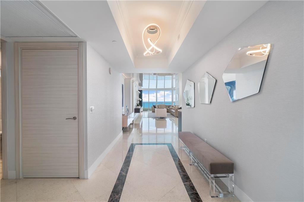 Las Olas Beach Club - Residential