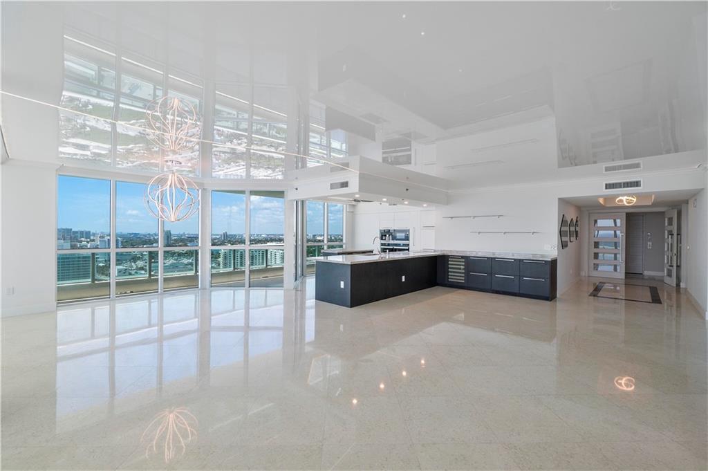 Las Olas Beach Club - Residential