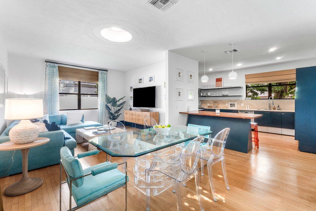 ROYAL PARK - Residential Lease