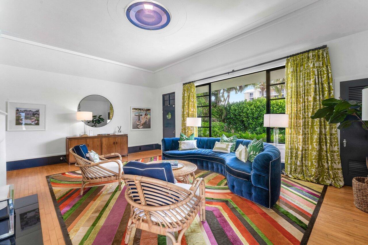ROYAL PARK - Residential Lease