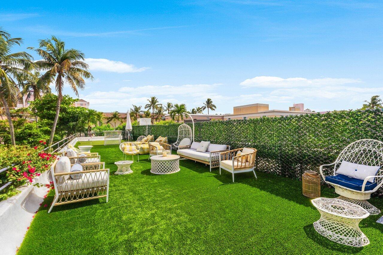ROYAL PARK - Residential Lease