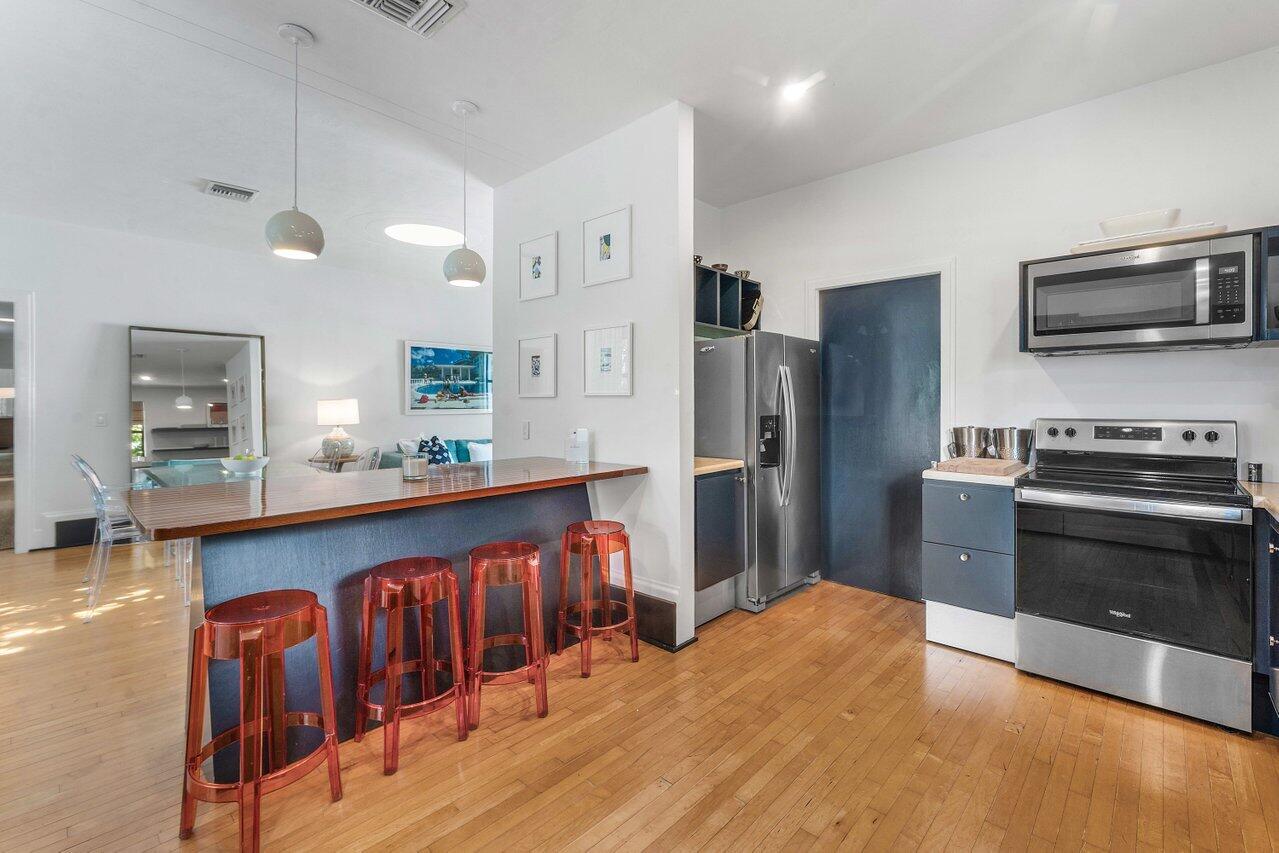 ROYAL PARK - Residential Lease