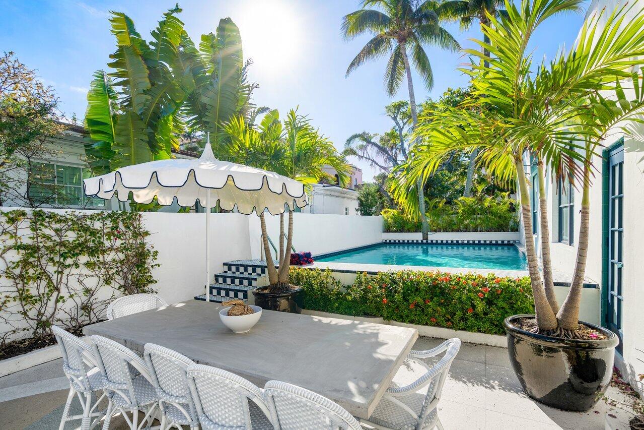 ROYAL PARK - Residential Lease