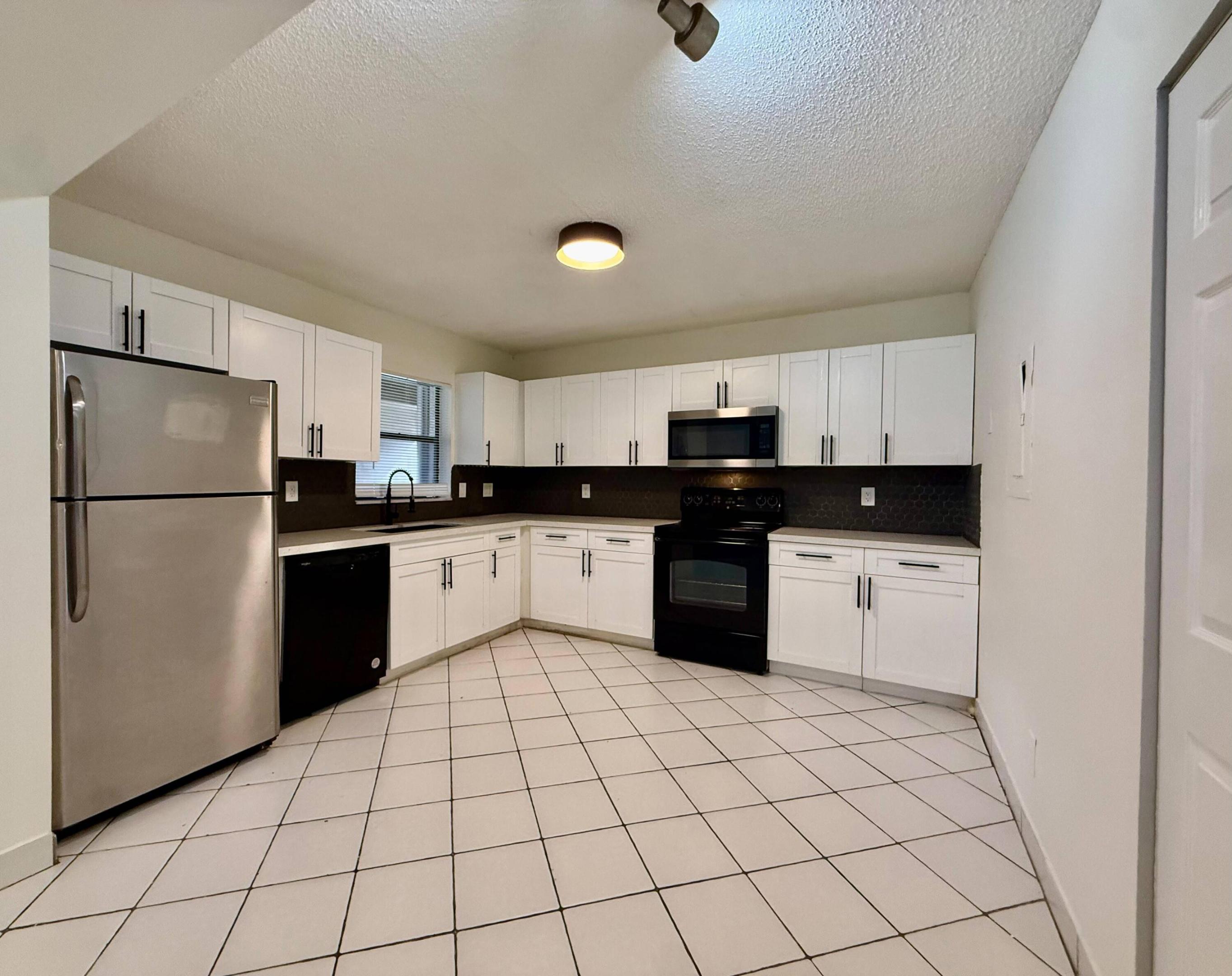 ROYAL GRENADIER II CONDO - Residential Lease