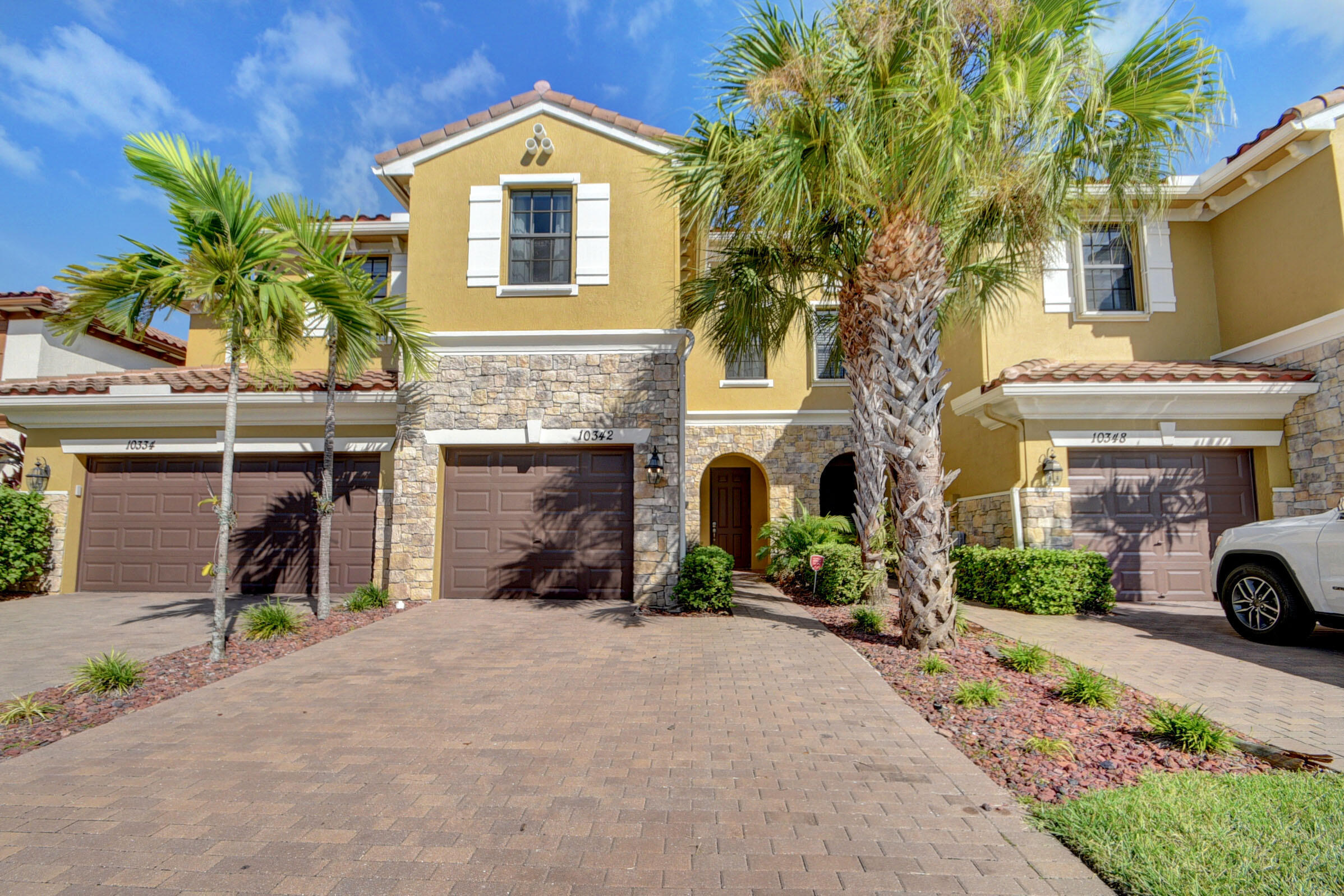 WELLINGTON PARC - Residential Lease