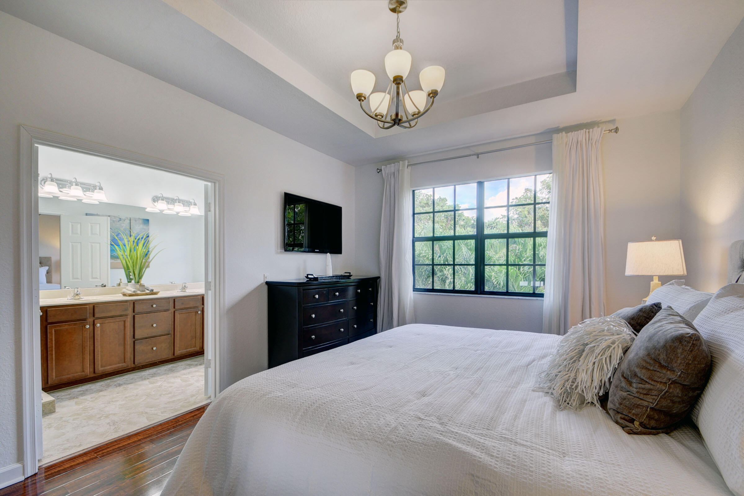 WELLINGTON PARC - Residential Lease
