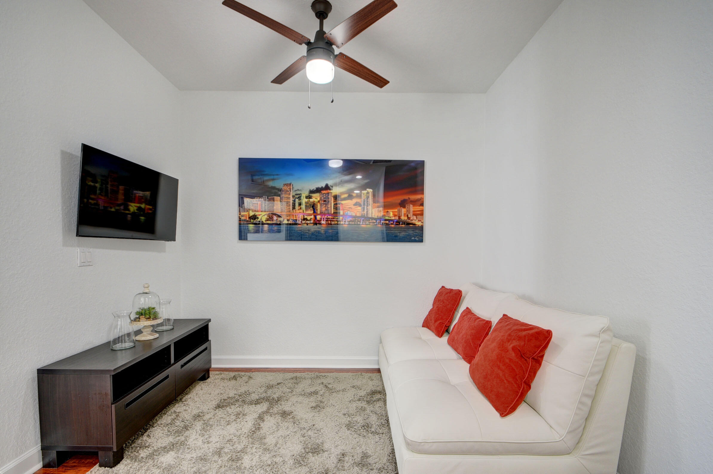 WELLINGTON PARC - Residential Lease